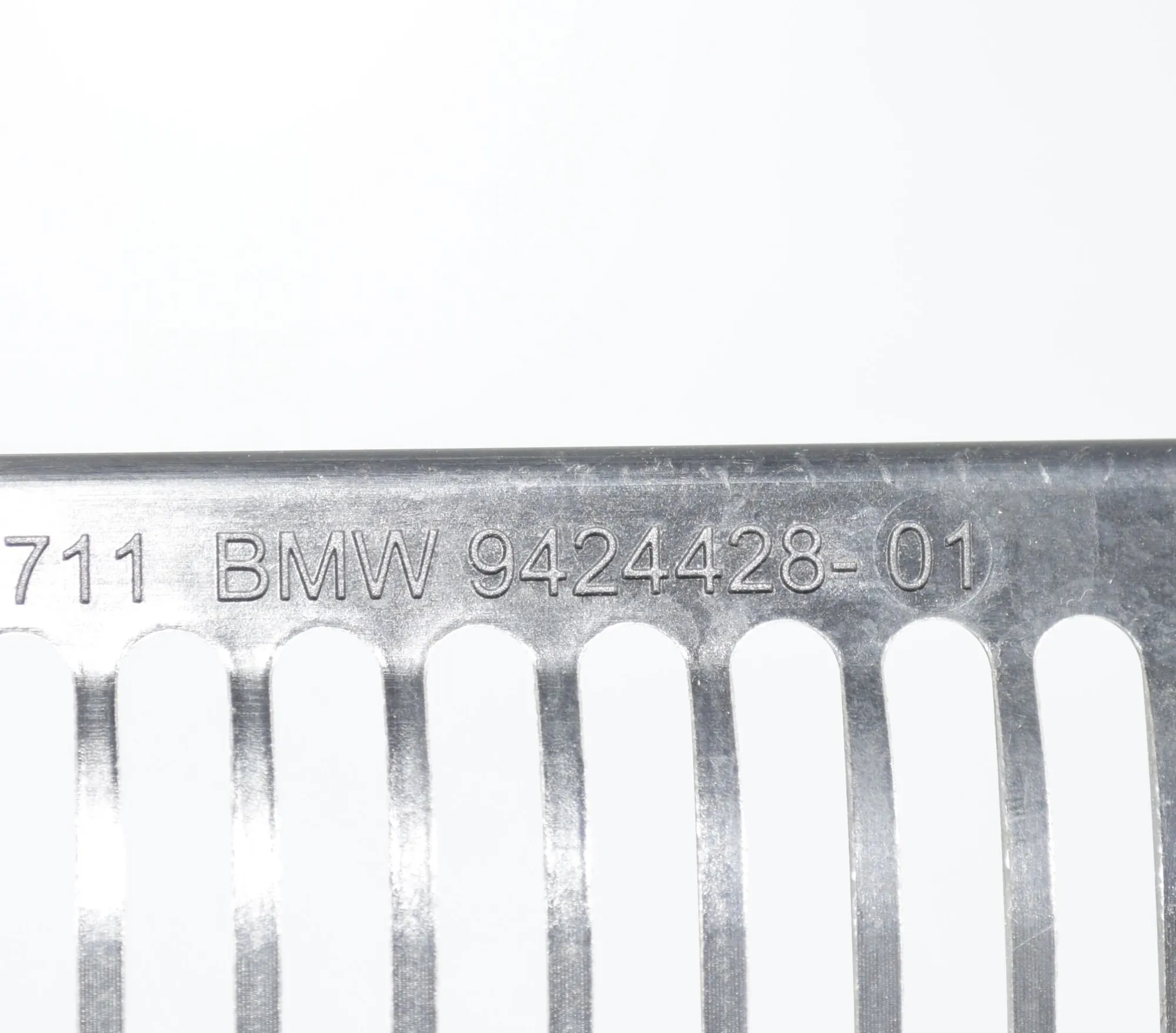 Radiator Grille – OEM 9424428 · BMW X7 (G07) BMW X7 (G07) xDrive M 50 D 2020 – 5