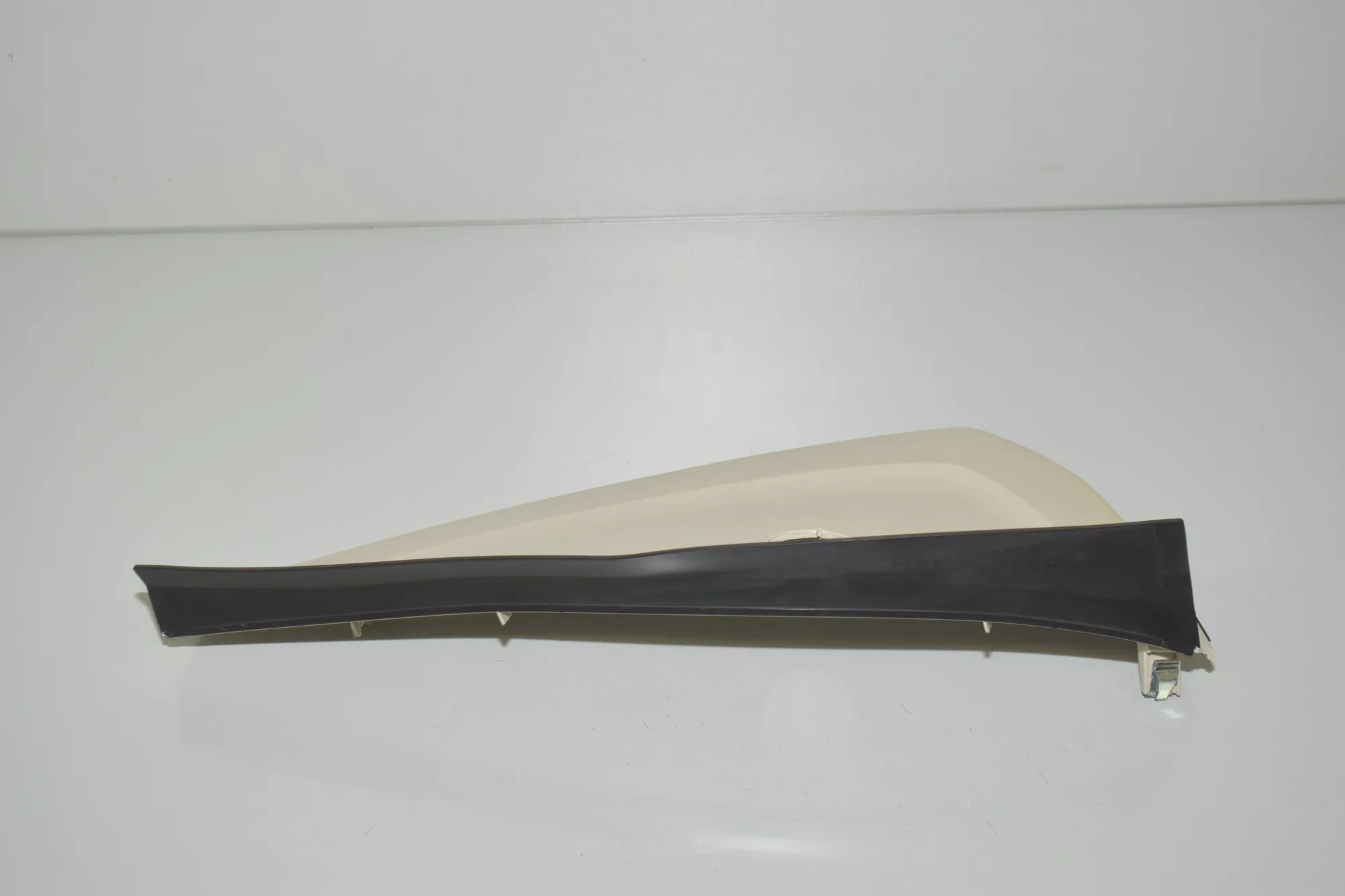 Dashboard Side Trim – OEM 9483030 · BMW X7 (G07) BMW X7 (G07) xDrive M 50 D 2020 – 2