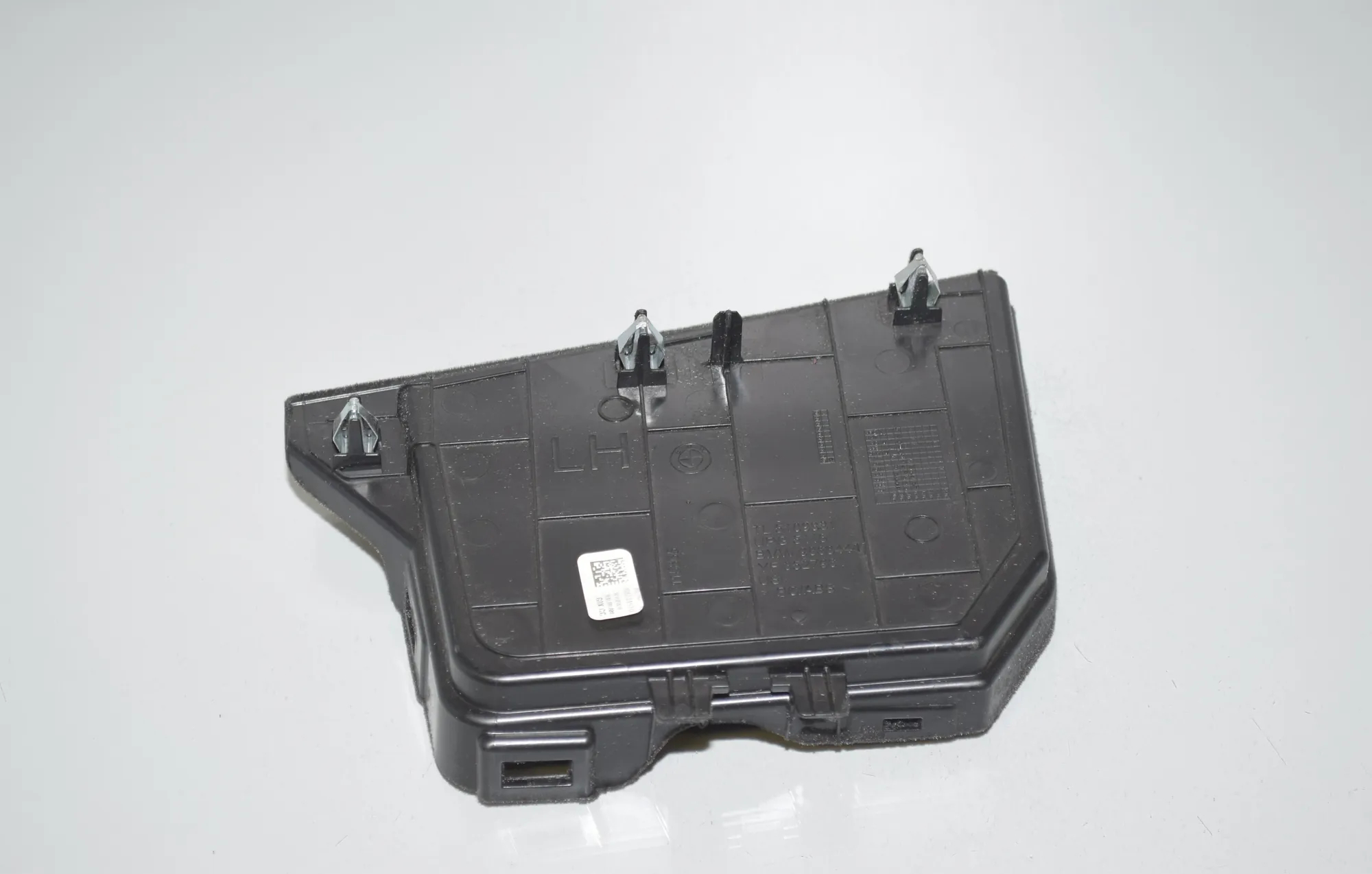Center Console Trim – OEM 9868445 · BMW X7 (G07) BMW X7 (G07) xDrive M 50 D 2020 – 4