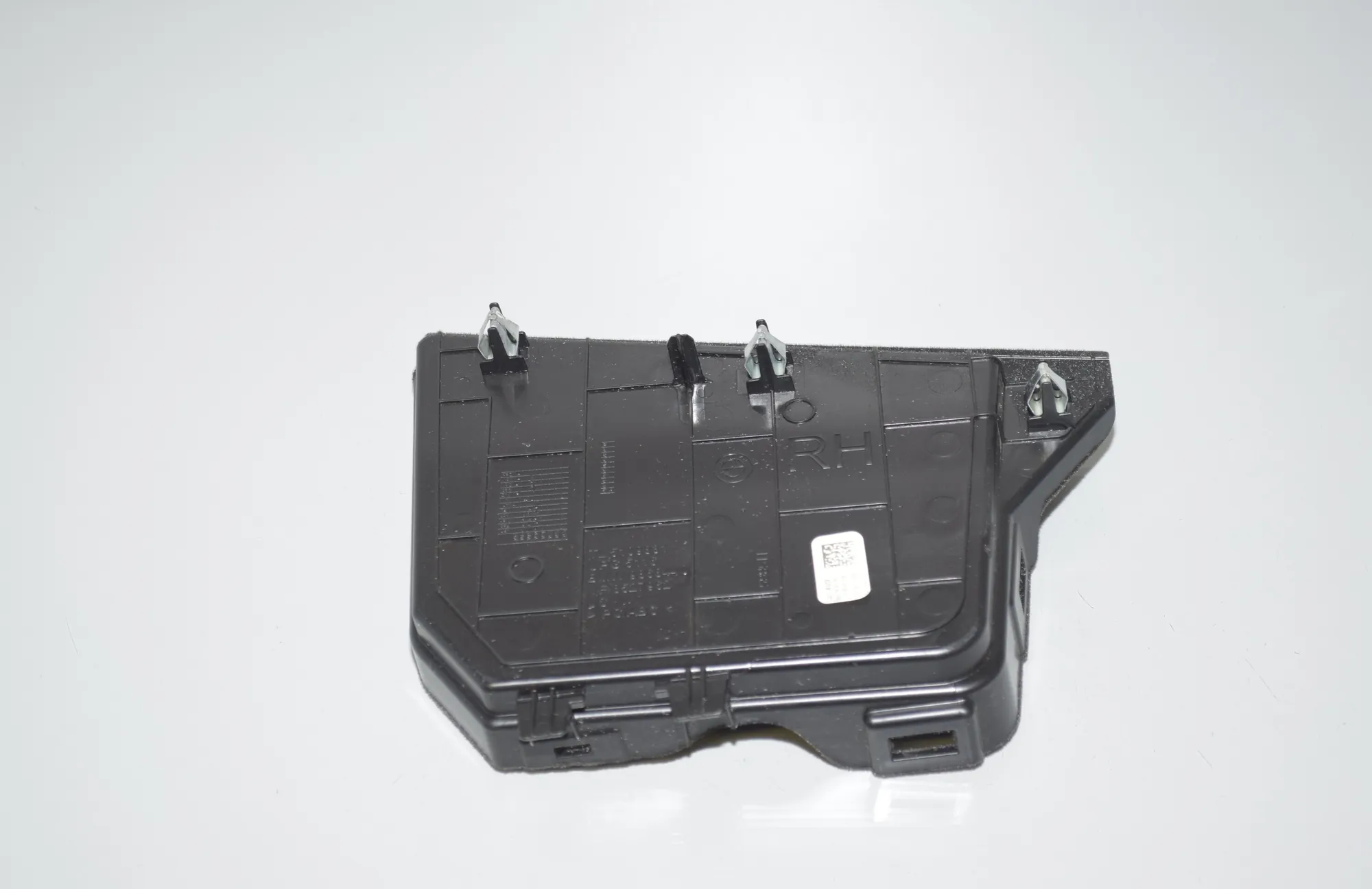 Center Console Trim – OEM 9868441 · BMW X5 (G05) BMW X5 (G05) xDrive M 50 d 2019 – 4