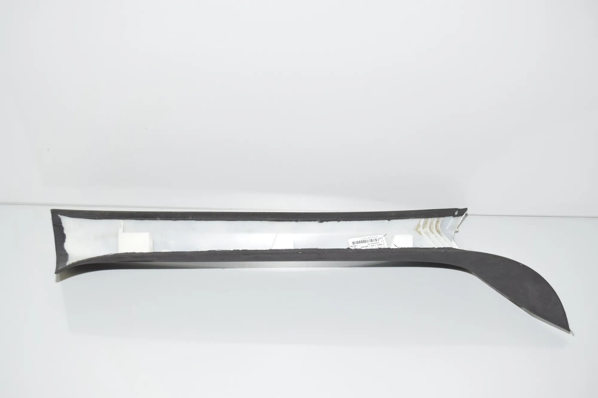 Front Left A Pillar Trim – OEM 5A0DA41 · BMW X7 (G07) BMW X7 (G07) xDrive M 50 D 2020 – 3