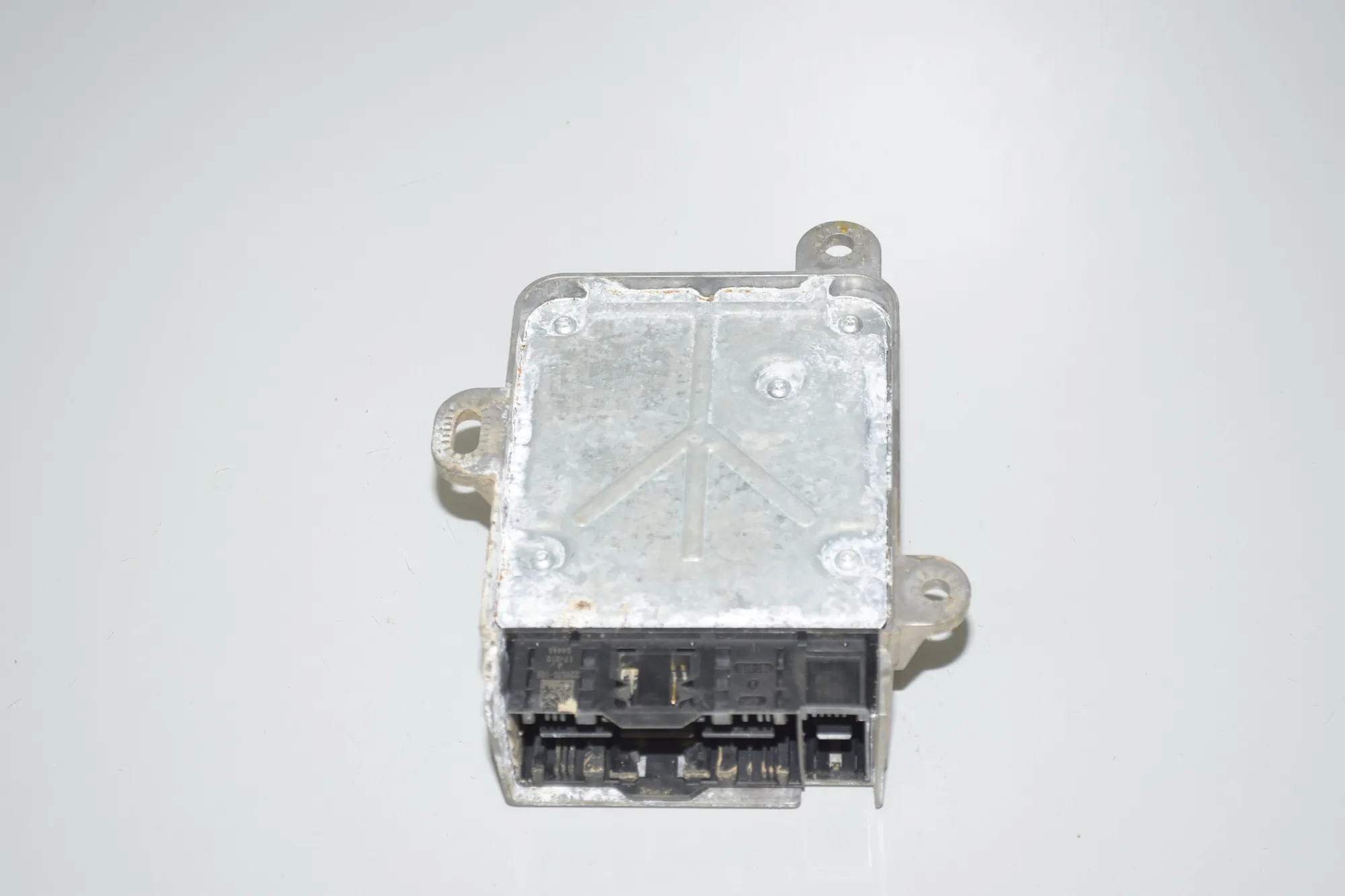 SRS Control Unit – OEM 6837161 · BMW i3 (I01) Hybrid 2017 – 3