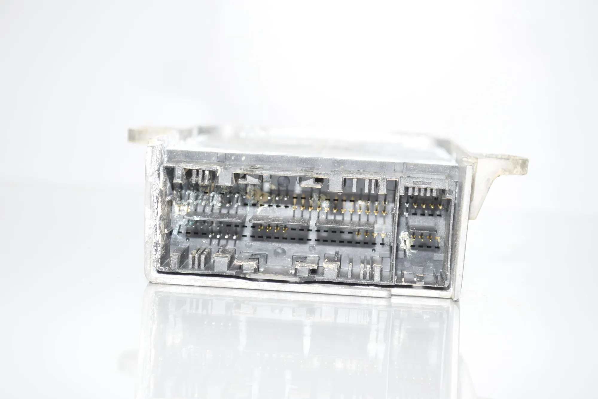 SRS Control Unit – OEM 6837161 · BMW i3 (I01) Hybrid 2017 – 4