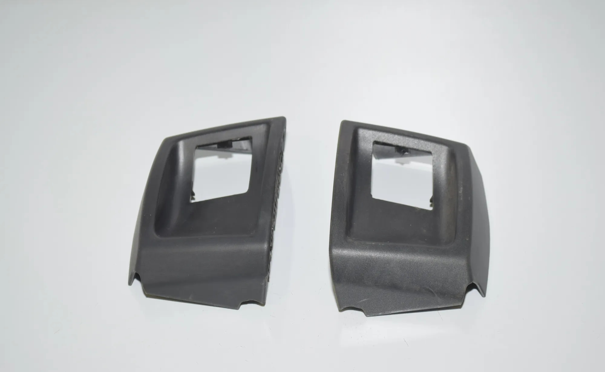 Seat Cover Trim – OEM 7304228 · BMW i3 (I01) Hybrid 2017 – 2