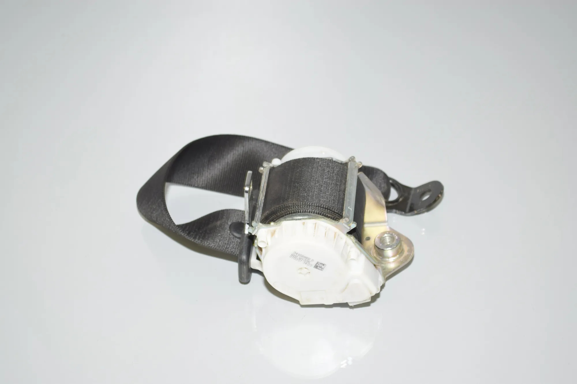 Rear Right Seatbelt – OEM 7305644 · BMW i3 (I01) Hybrid 2017 – 3