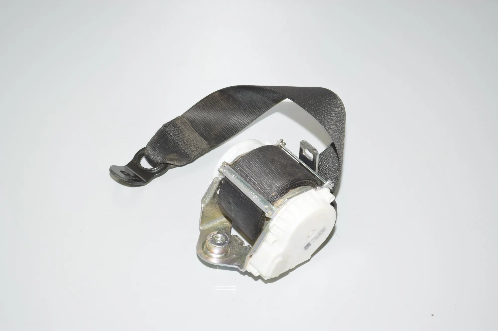 Rear Left Seatbelt – OEM 7305643 · BMW i3 (I01) Hybrid 2017 – 4