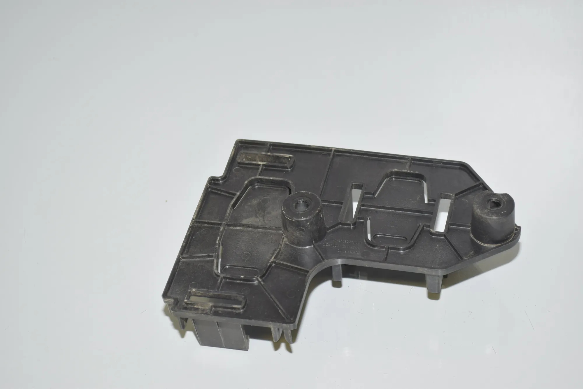 Bracket – OEM 9305949 · BMW i3 (I01) Hybrid 2017 – 4