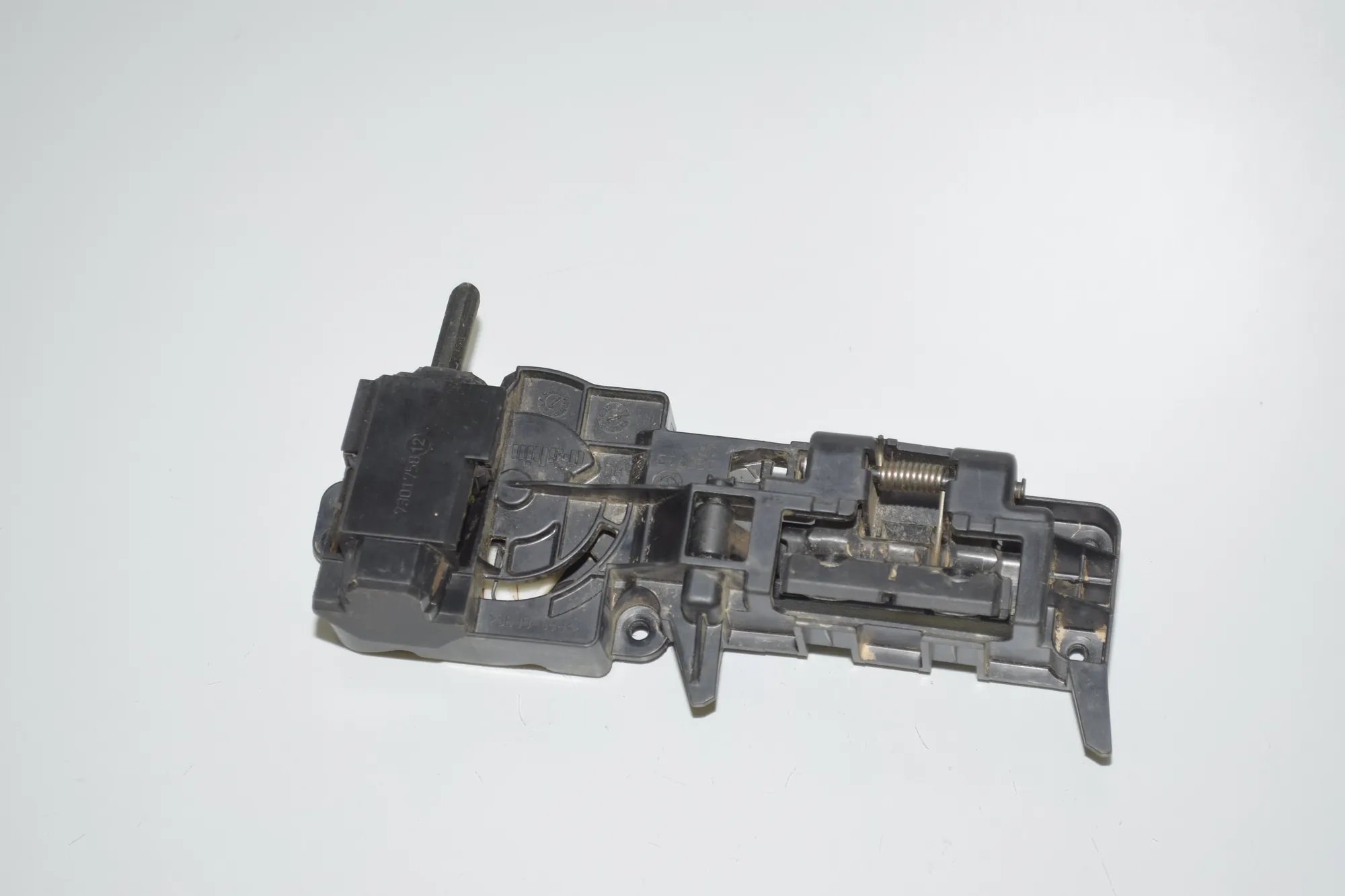 Rear Right Door Interior Handle Frame – OEM 7301758 · BMW i3 (I01) Hybrid 2017