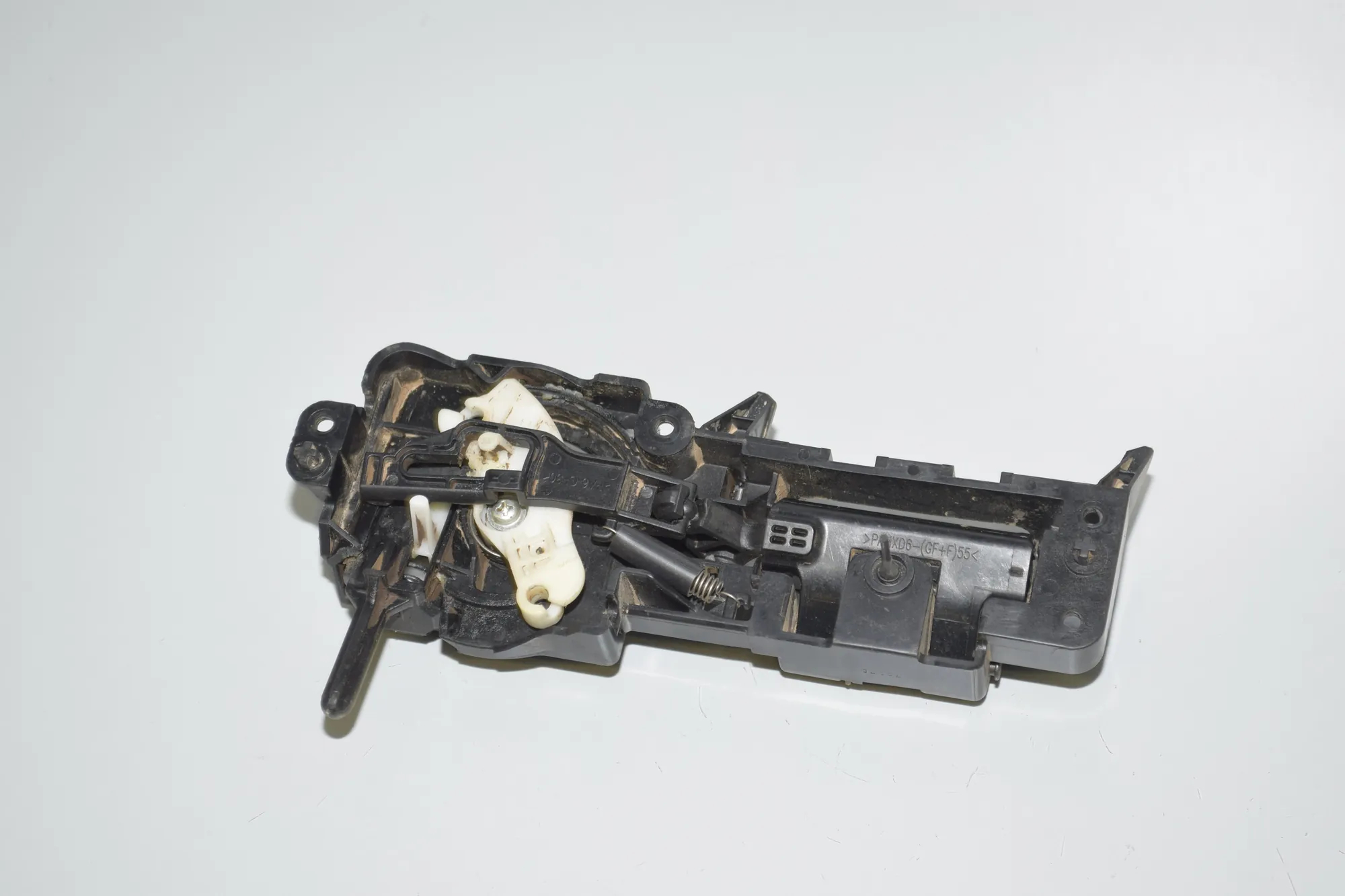 Rear Right Door Interior Handle Frame – OEM 7301758 · BMW i3 (I01) Hybrid 2017 – 2