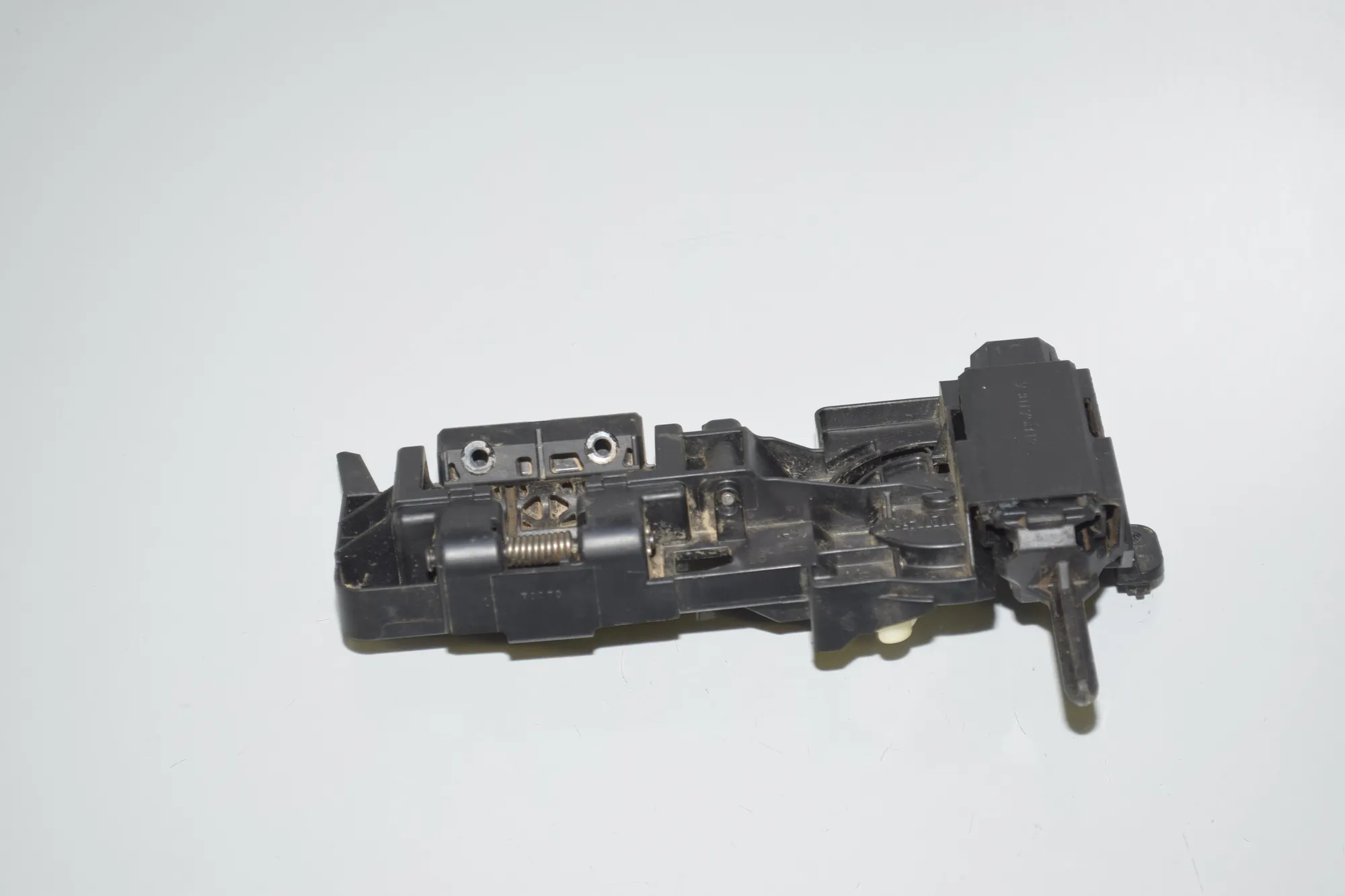Rear Right Door Interior Handle Frame – OEM 7301758 · BMW i3 (I01) Hybrid 2017 – 4