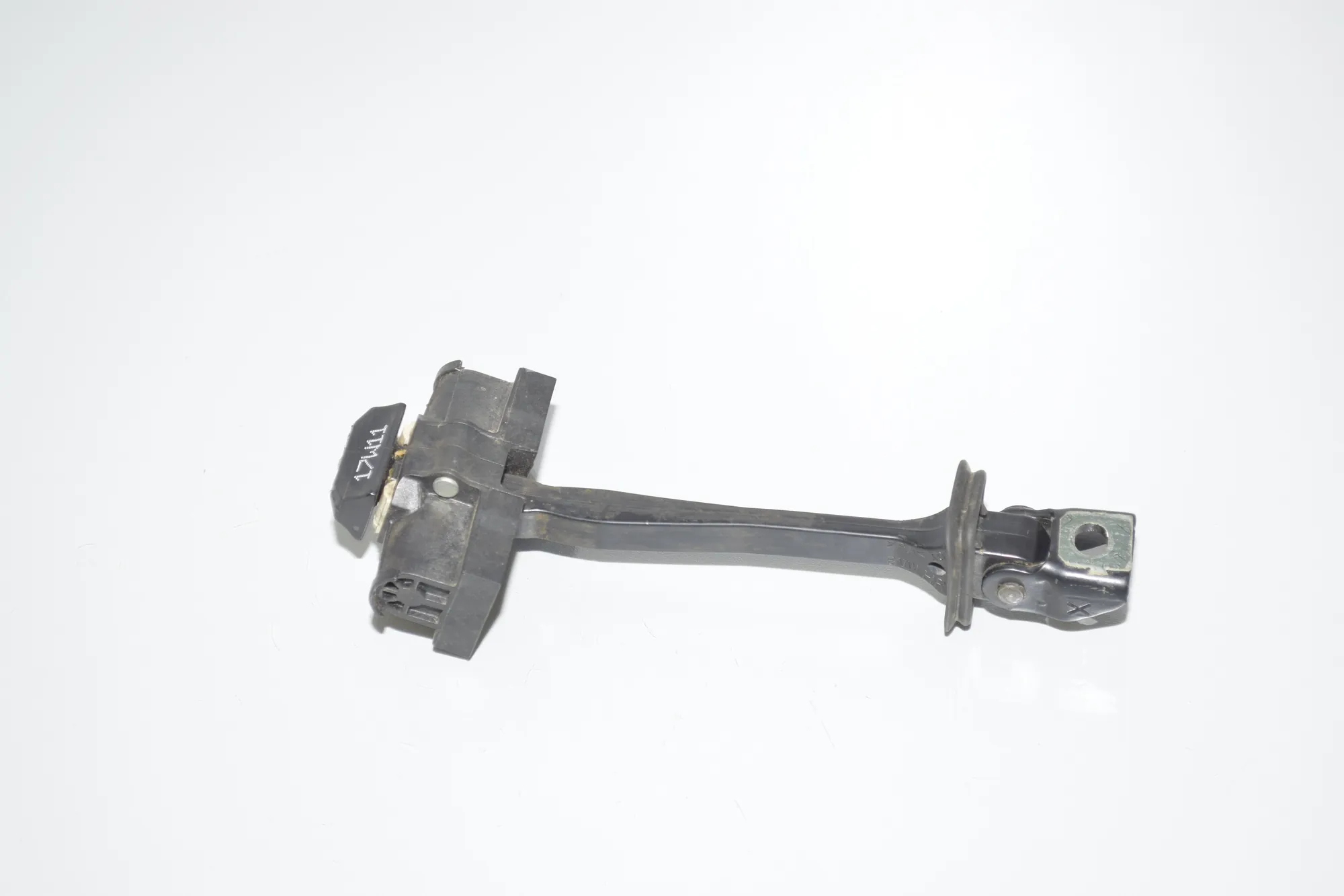 Rear Left Door Hinge – OEM 51217400139 · BMW i3 (I01) Hybrid 2017