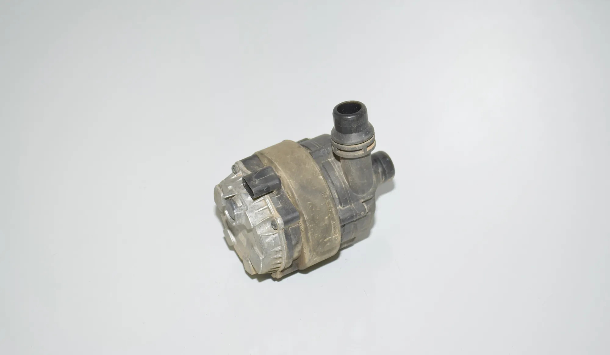 Auxiliary Water Pump – OEM 0392024055 · BMW i3 (I01) Hybrid 2017 – 2