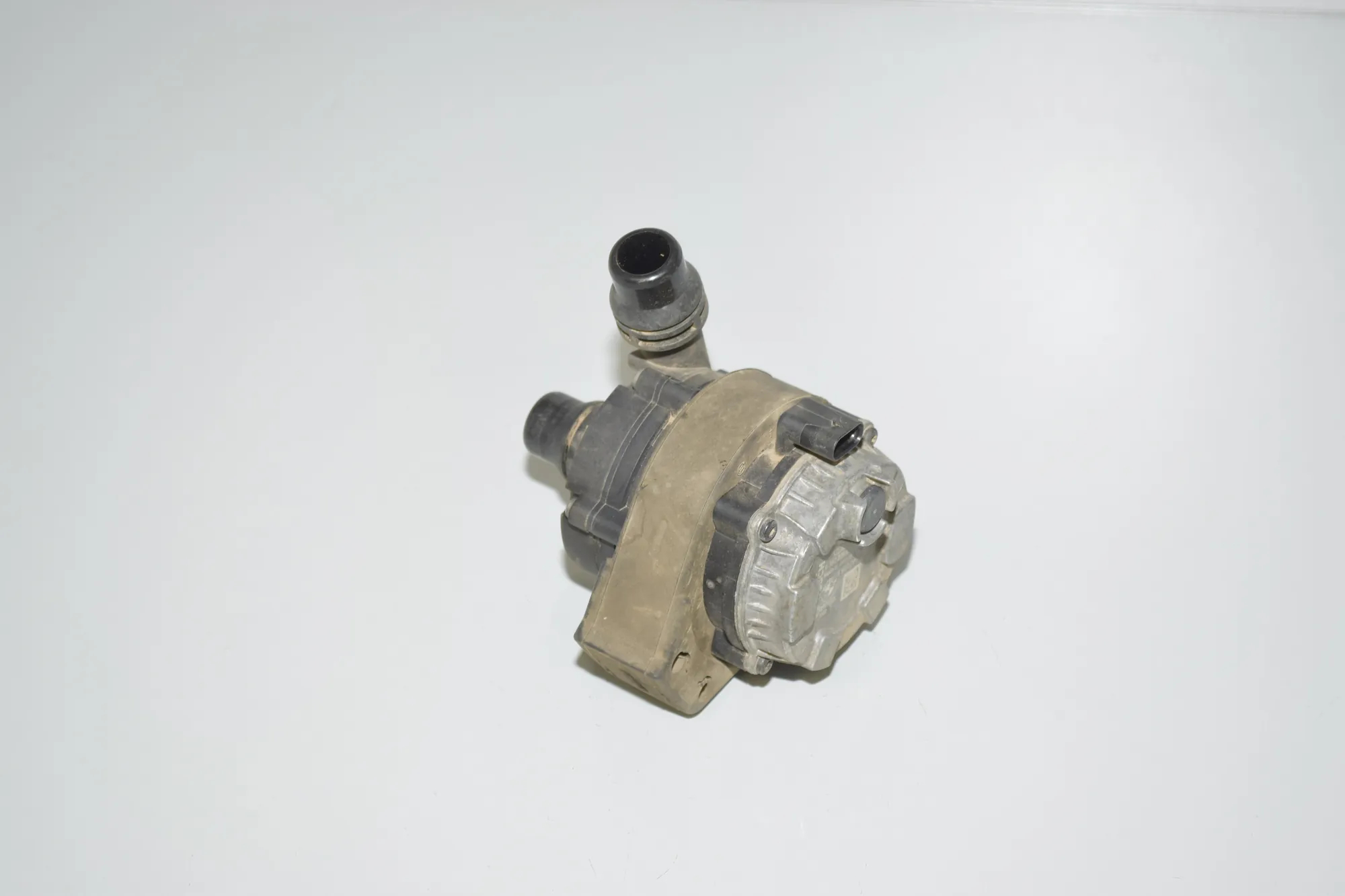Auxiliary Water Pump – OEM 0392024055 · BMW i3 (I01) Hybrid 2017