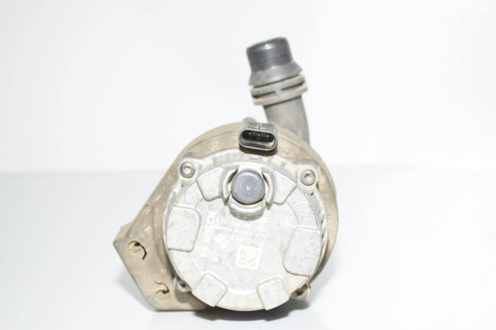 Auxiliary Water Pump – OEM 0392024055 · BMW i3 (I01) Hybrid 2017 – 4