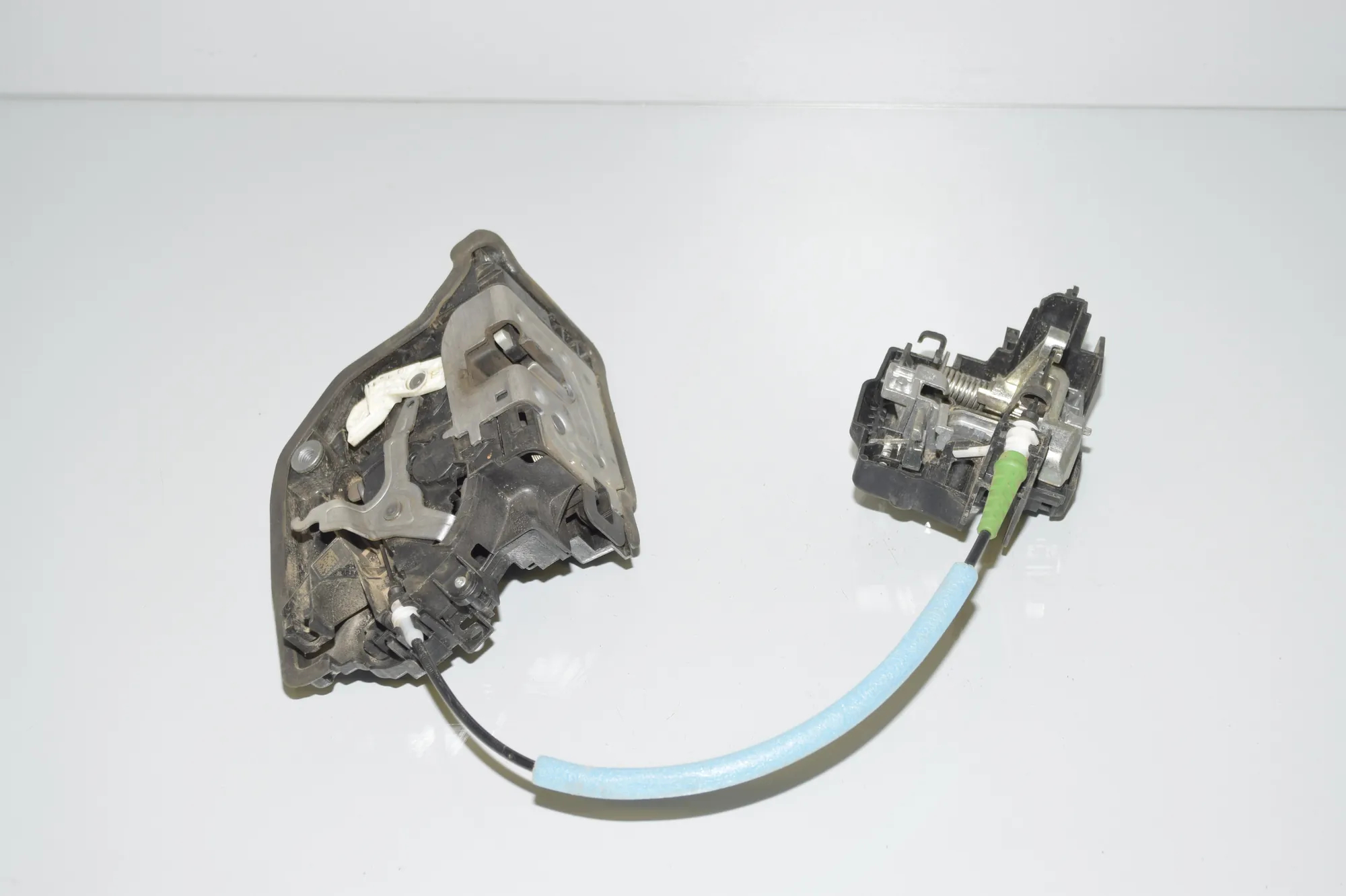 Front Right Door Lock – OEM 7281934 · BMW i3 (I01) Hybrid 2017 – 6