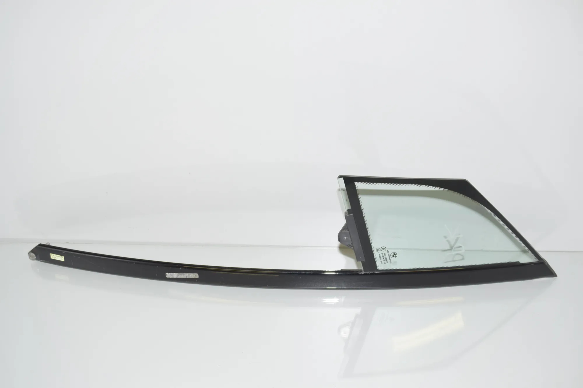 Front Left Door Quarter Window – OEM 51357289041 · BMW i3 (I01) Hybrid 2017