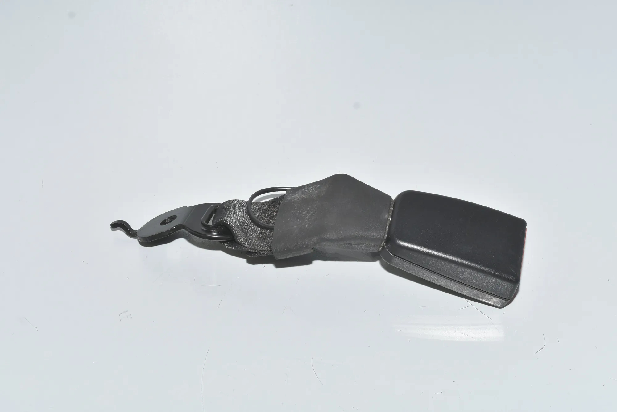 Rear Middle Seat Buckle – OEM 72117243275 · BMW 5 (F10) 535 d xDrive 2015 – 4