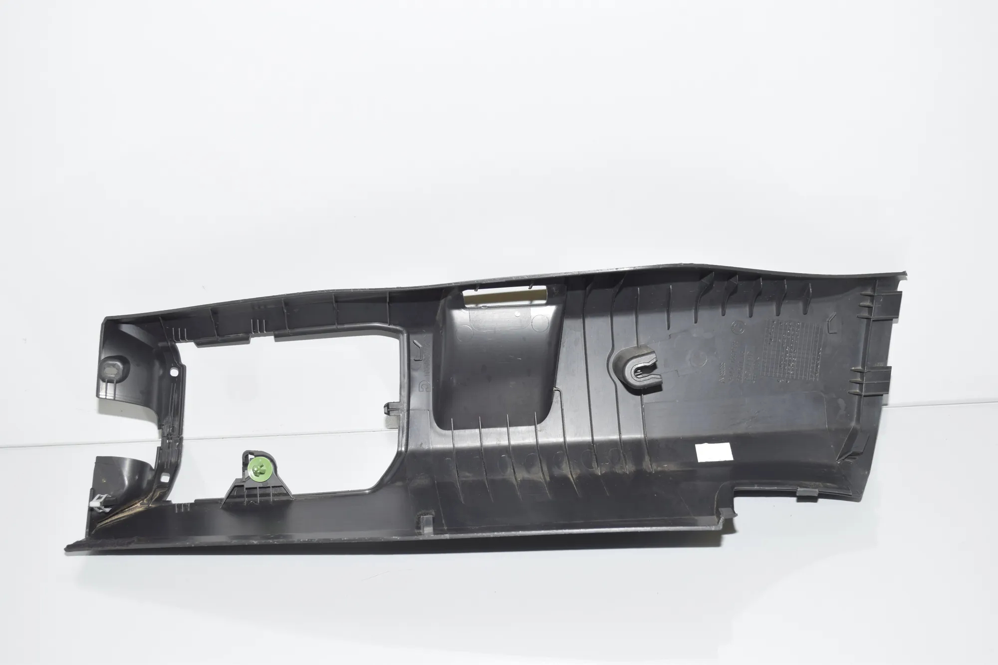 Right Side B Pillar Trim – OEM 7287936 · BMW i3 (I01) Hybrid 2017 – 3