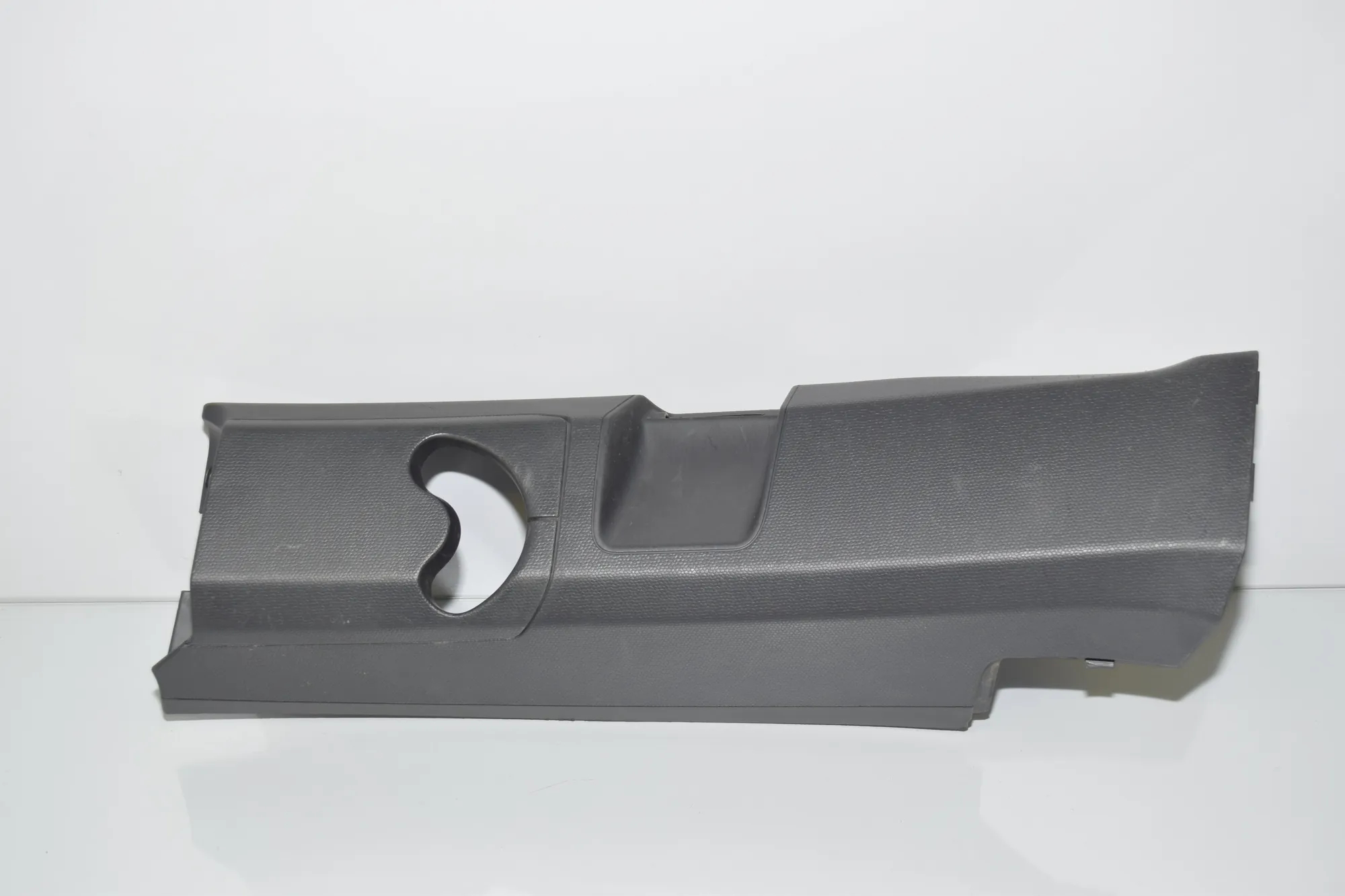 Left Side B Pillar Trim – OEM 7287935 · BMW i3 (I01) Hybrid 2017 – 3