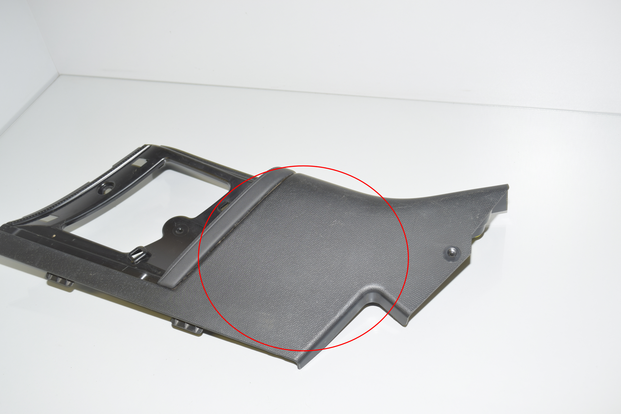 Rear Left Pillar Trim – OEM 7272427 · BMW i3 (I01) Hybrid 2017 – 6