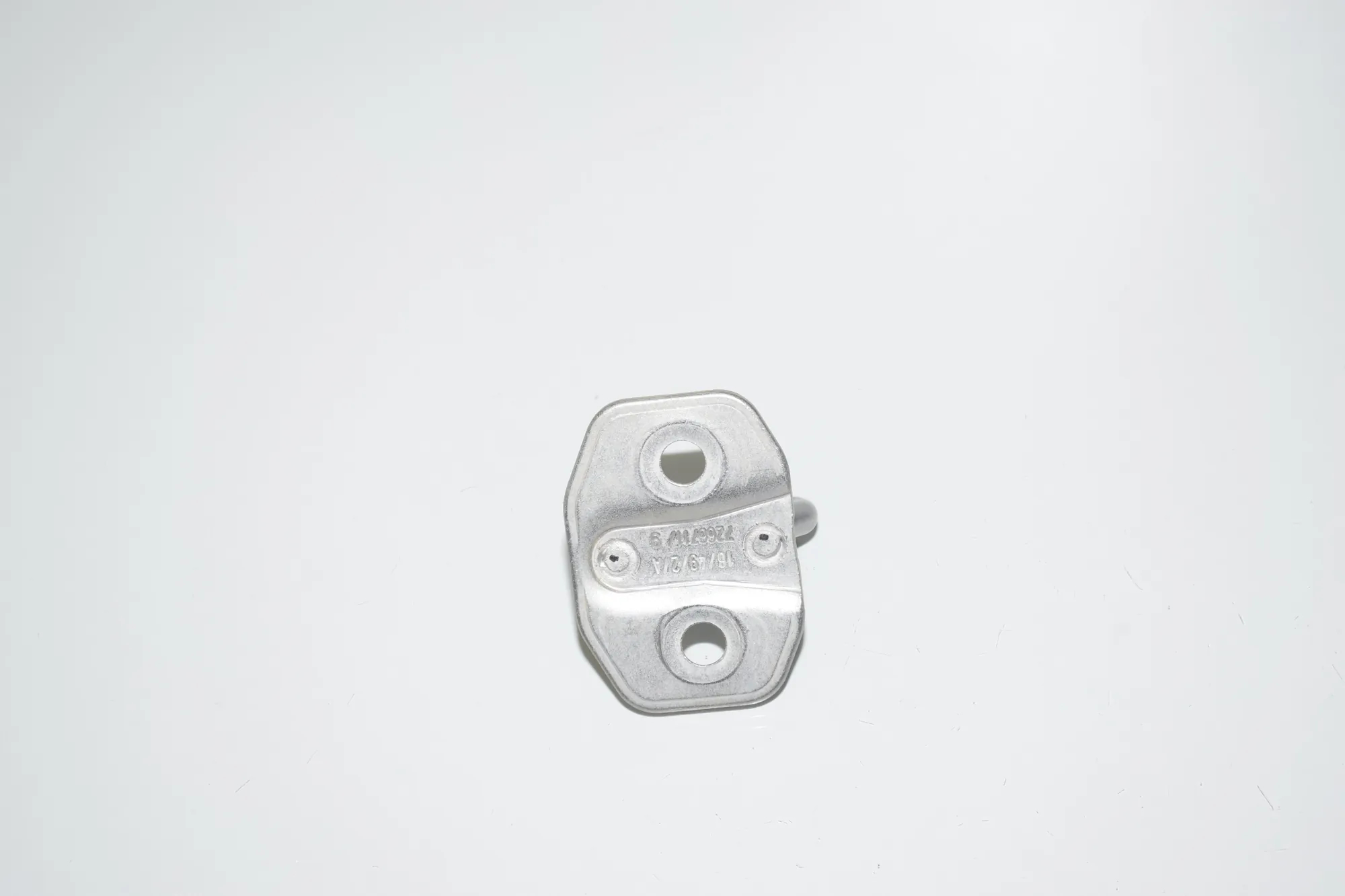 Front Door Lock Hook – OEM 7266711 · BMW i3 (I01) Hybrid 2017 – 3