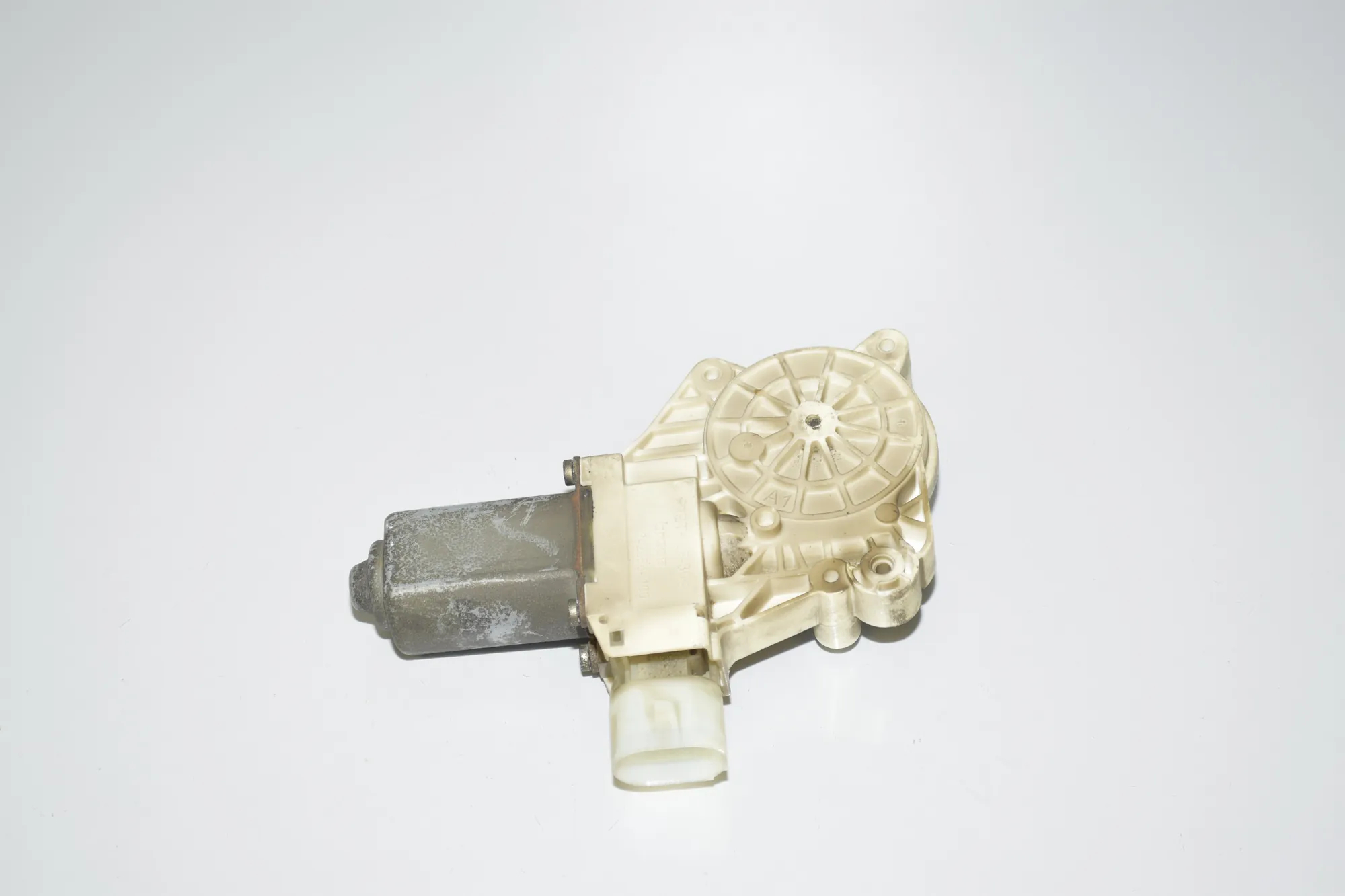 Front Left Door Window Regulator Motor – OEM 7248171 · BMW 5 Touring (F11) 530 d xDrive 2014 – 3