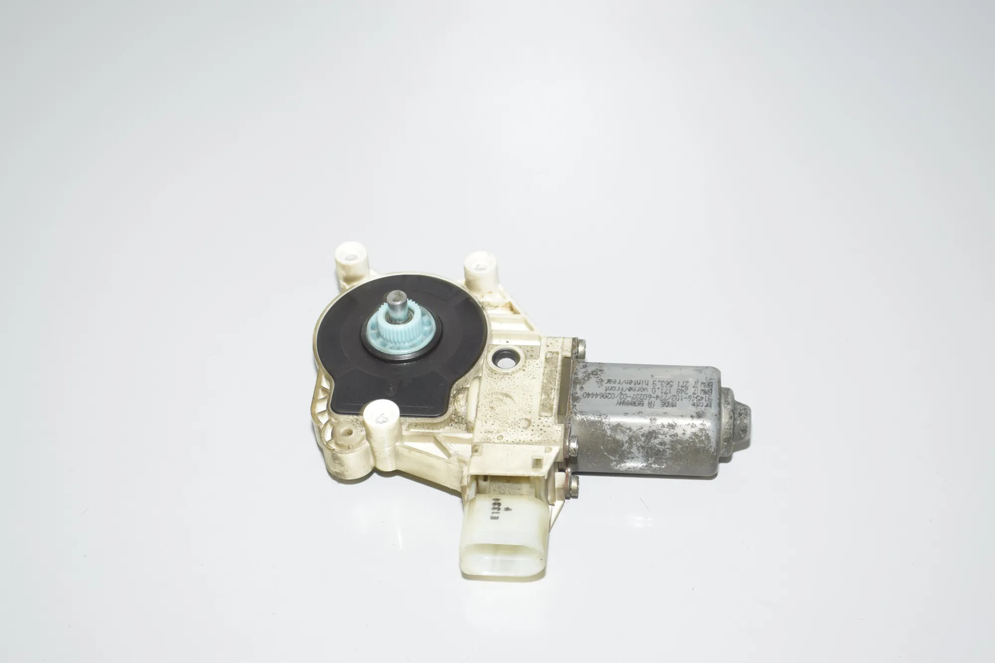 Front Left Door Window Regulator Motor – OEM 7248171 · BMW 5 Touring (F11) 530 d xDrive 2014