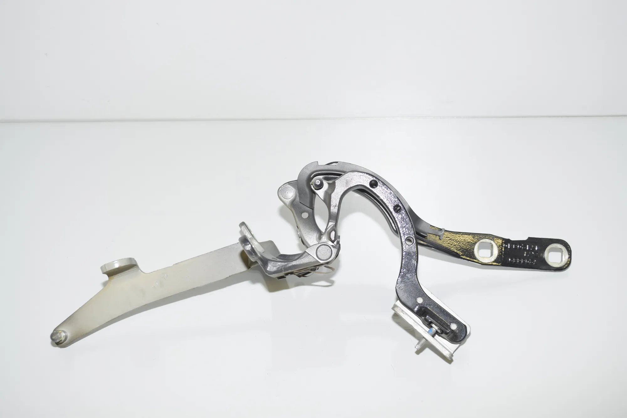 Left Side Bootlid Hinge – OEM 7206639 · BMW 5 Touring (F11) 530 d xDrive 2014