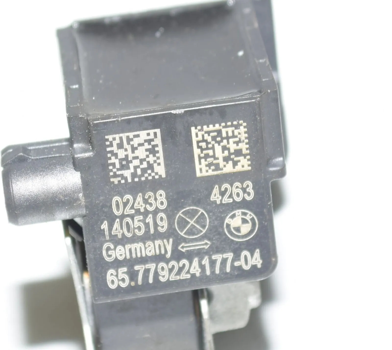 Front Left Impact Sensor – OEM 9224177 · BMW 5 Touring (F11) 530 d xDrive 2014 – 5