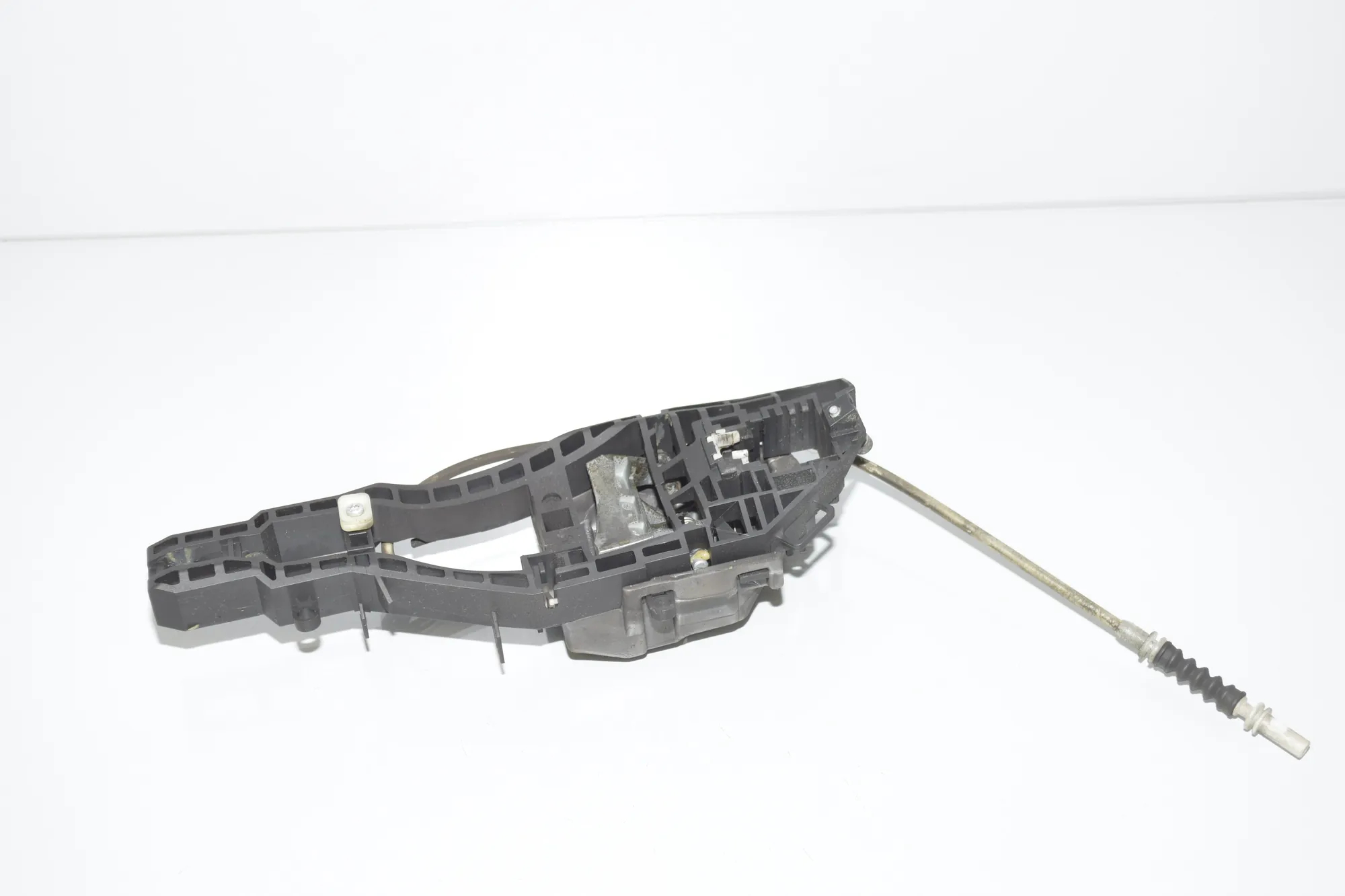 Rear Left Door Interior Handle Frame – OEM 51217242567 · BMW 3 Touring (F31) 318 d 2017 – 3