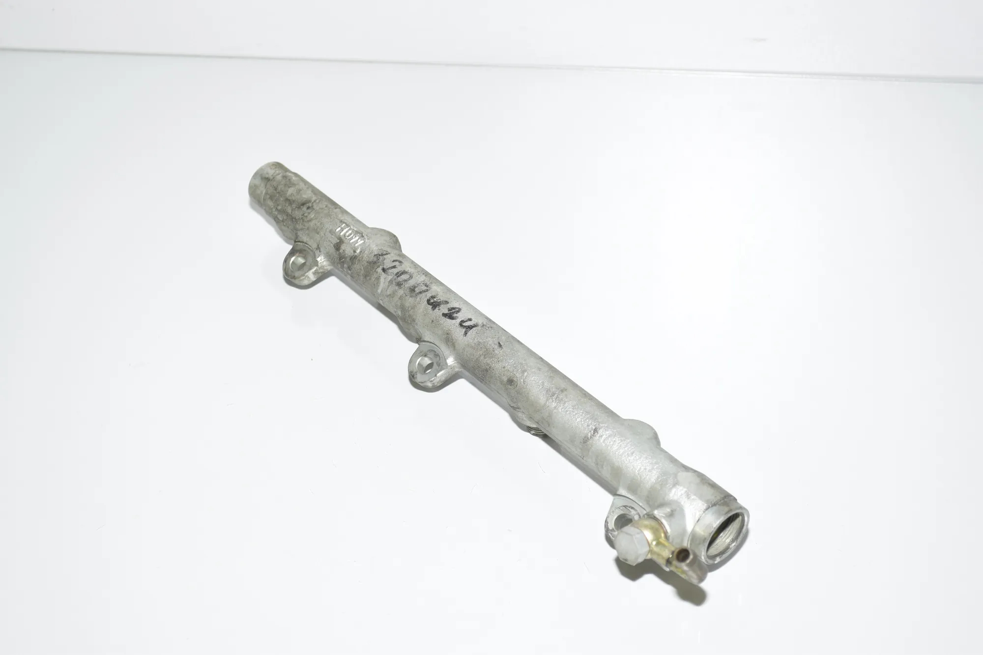 Fuel Rail – OEM 0445214030 · BMW 3 (E46) BMW 3 (E46) 320 d 2003 – 4