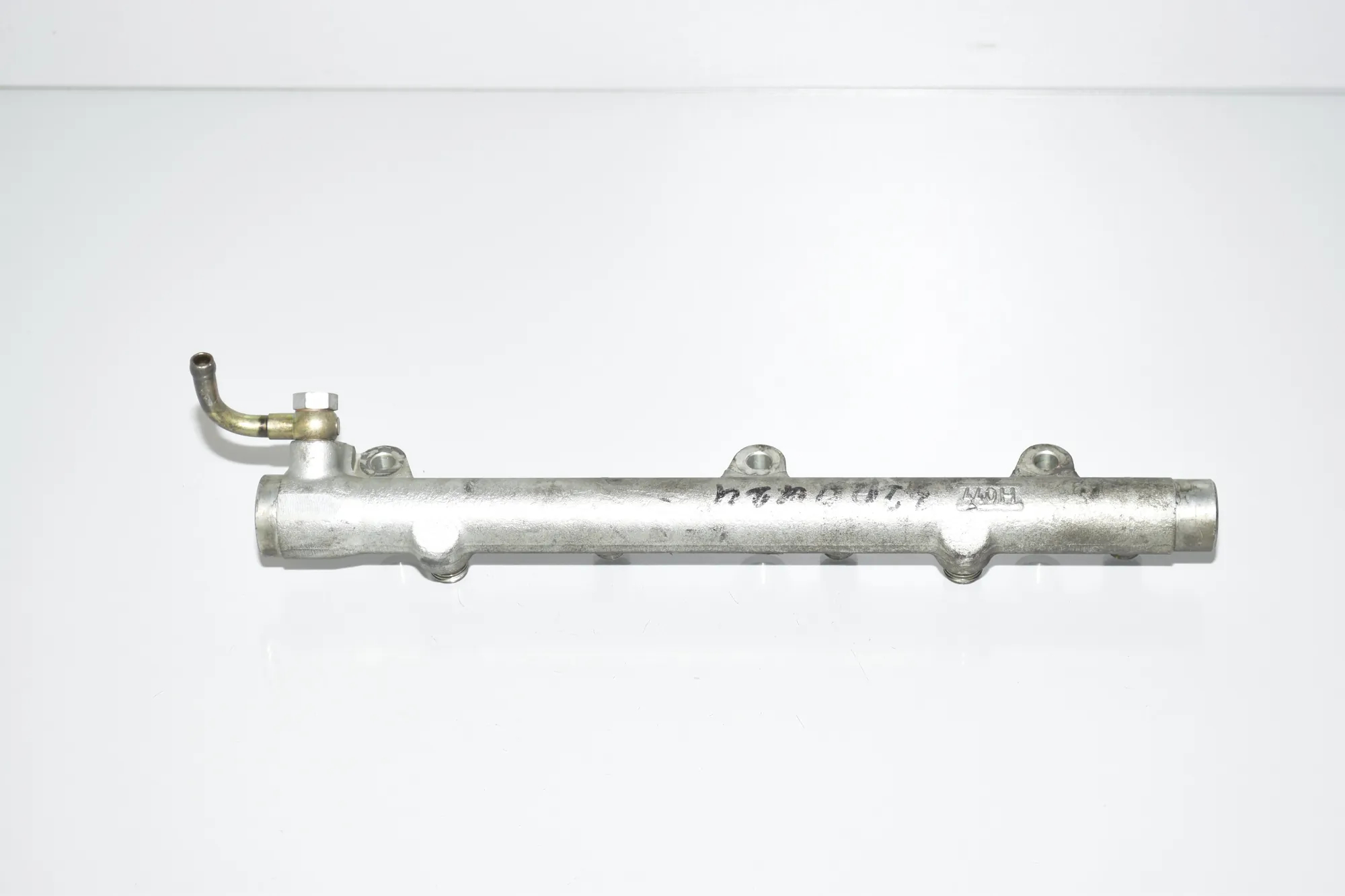 Fuel Rail – OEM 0445214030 · BMW 3 (E46) BMW 3 (E46) 320 d 2003 – 3