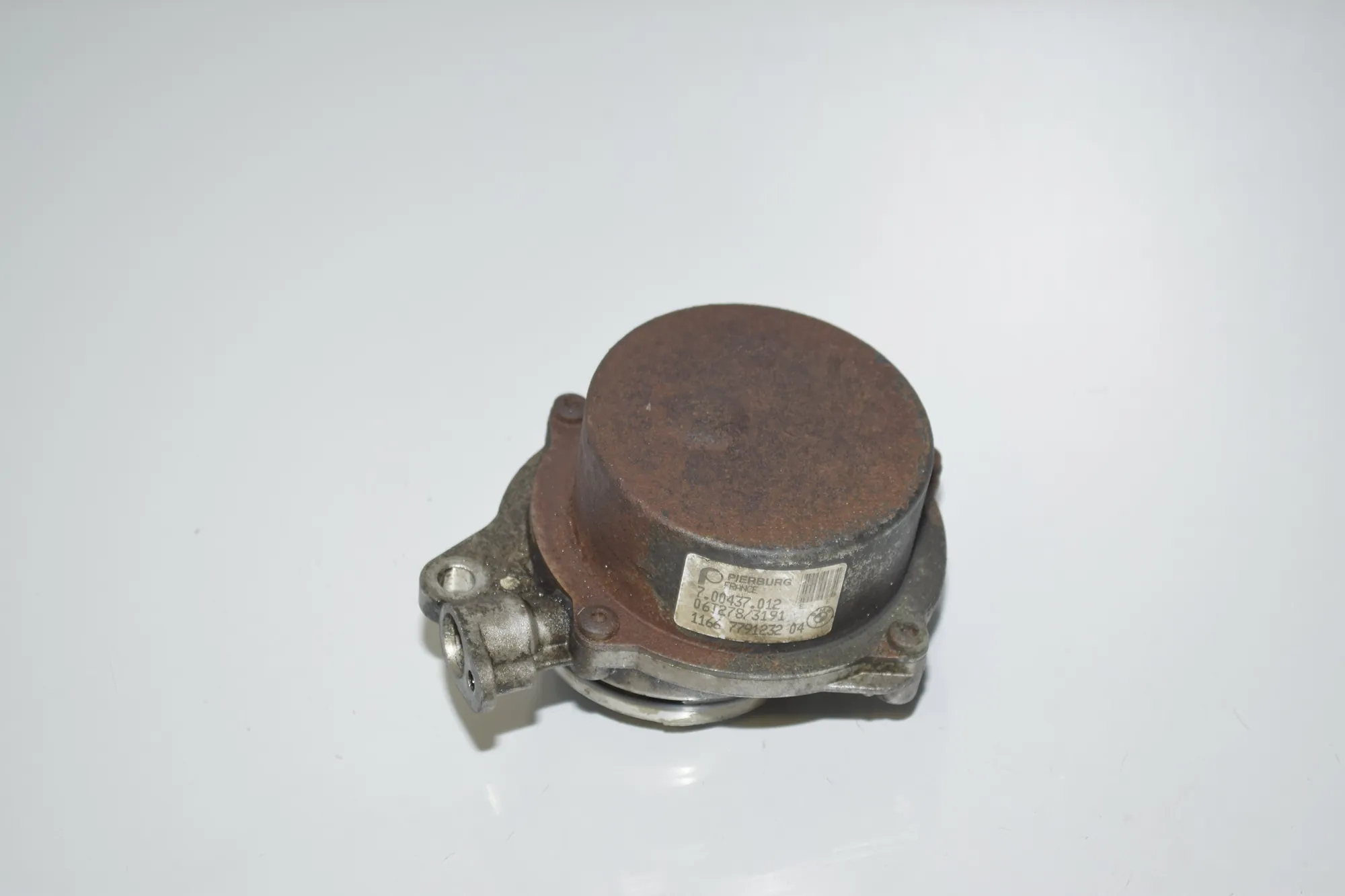 Vacuum Pump – OEM 7791232 · BMW X5 (E70) BMW X5 (E70) 3.0 d 2007 – 4