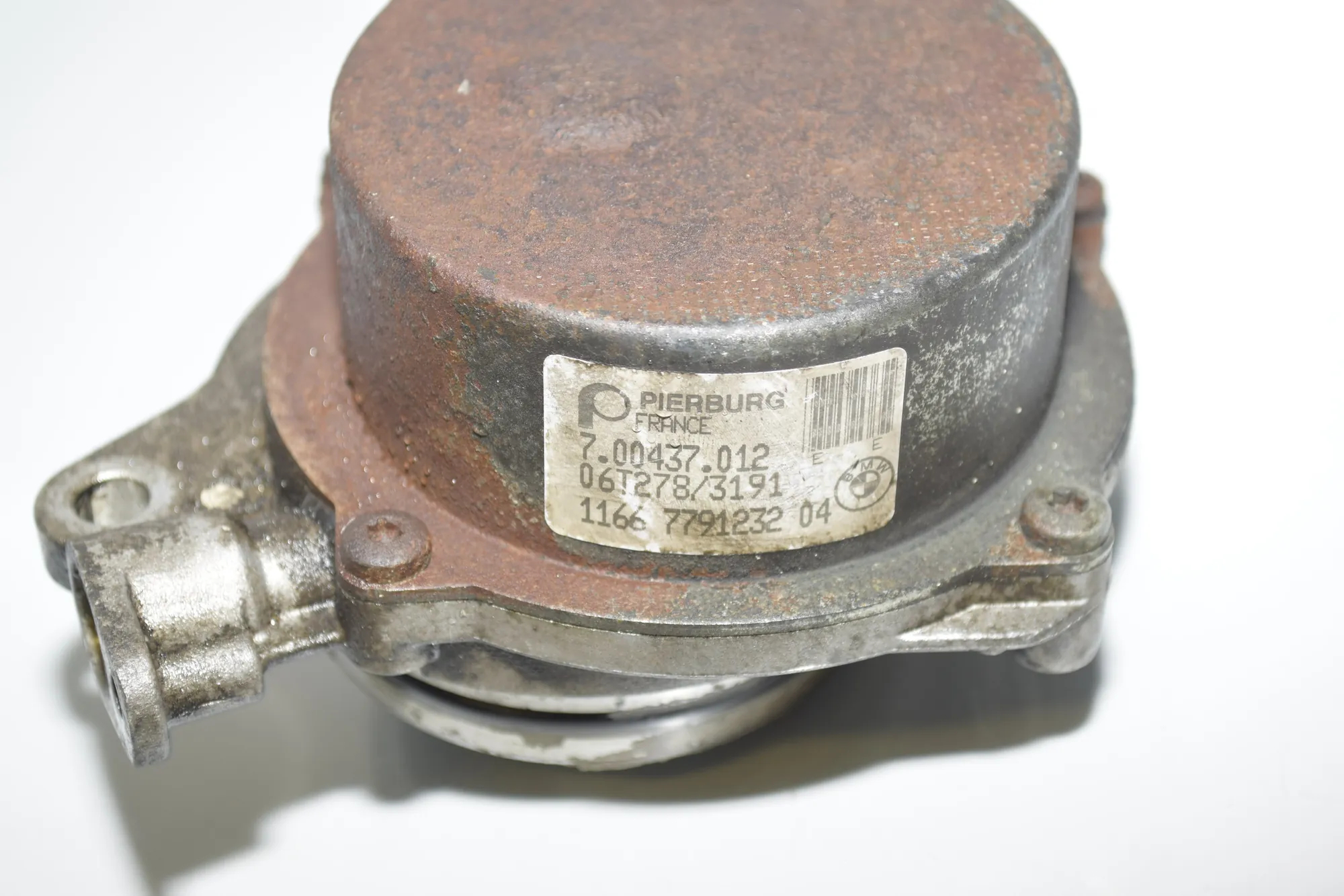 Vacuum Pump – OEM 7791232 · BMW X5 (E70) BMW X5 (E70) 3.0 d 2007 – 5