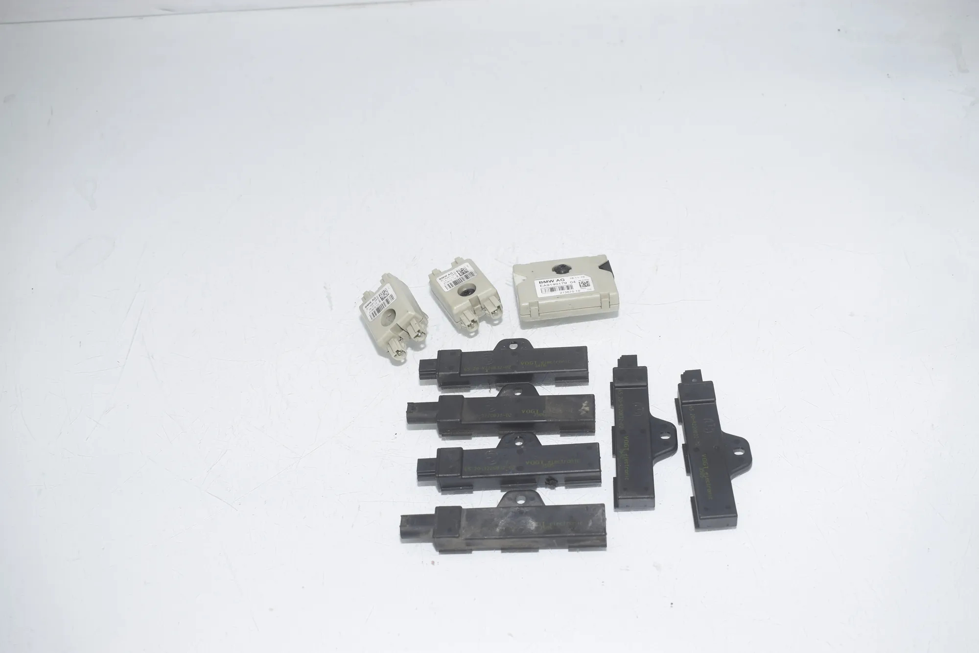 Antenna Amplifier – OEM 9118261 · BMW 7 (F01, F02) 750 i 2010 – 3
