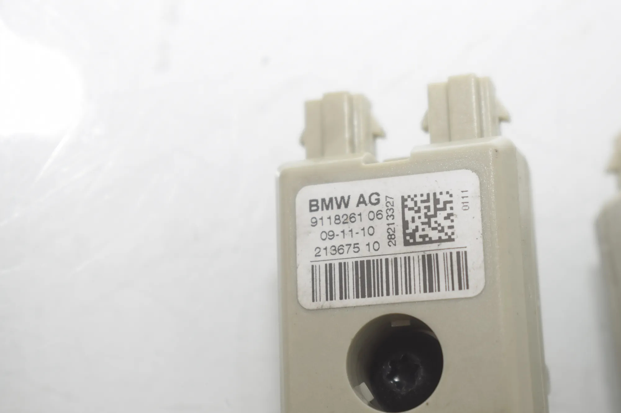 Antenna Amplifier – OEM 9118261 · BMW 7 (F01, F02) 750 i 2010 – 4