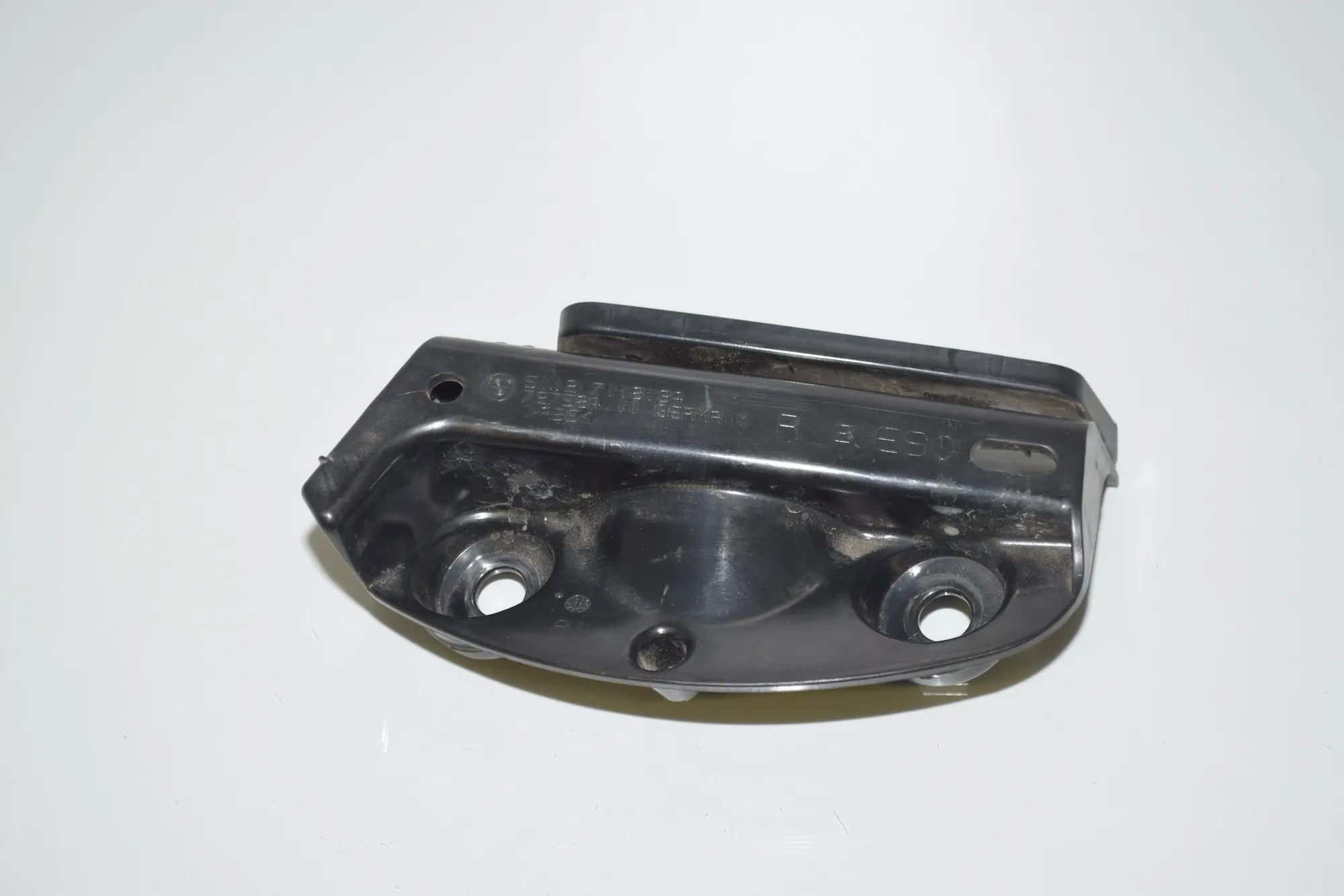Rear Right Bumper Bracket – OEM 7118194 · BMW 3 (E90) 325 d 2011 – 2