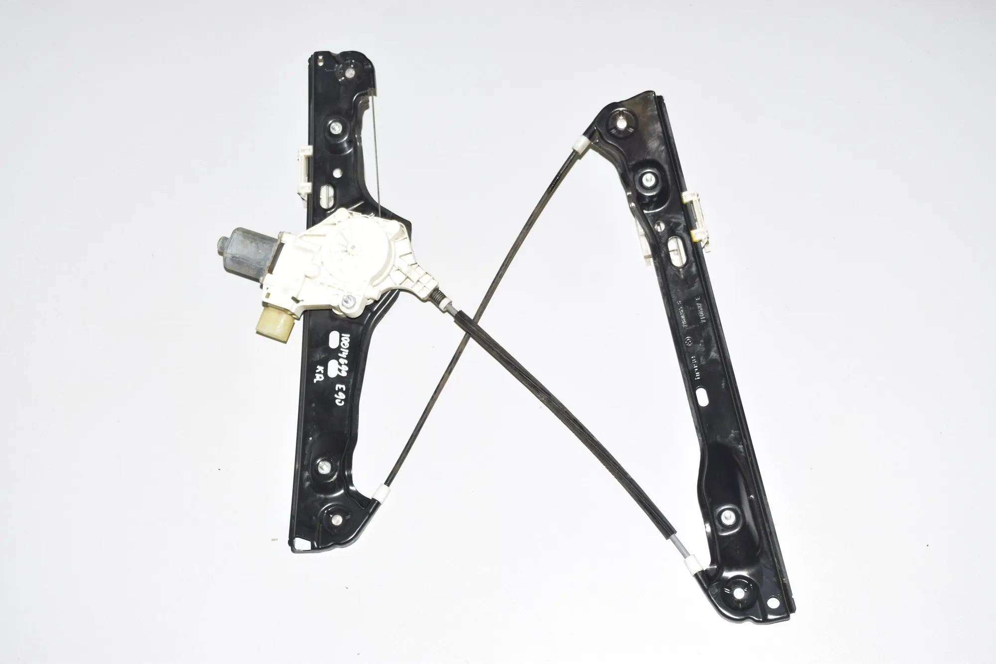 Front Left Door Window Regulator – OEM 6927027 · BMW 3 (E90) 325 d 2011 – 4