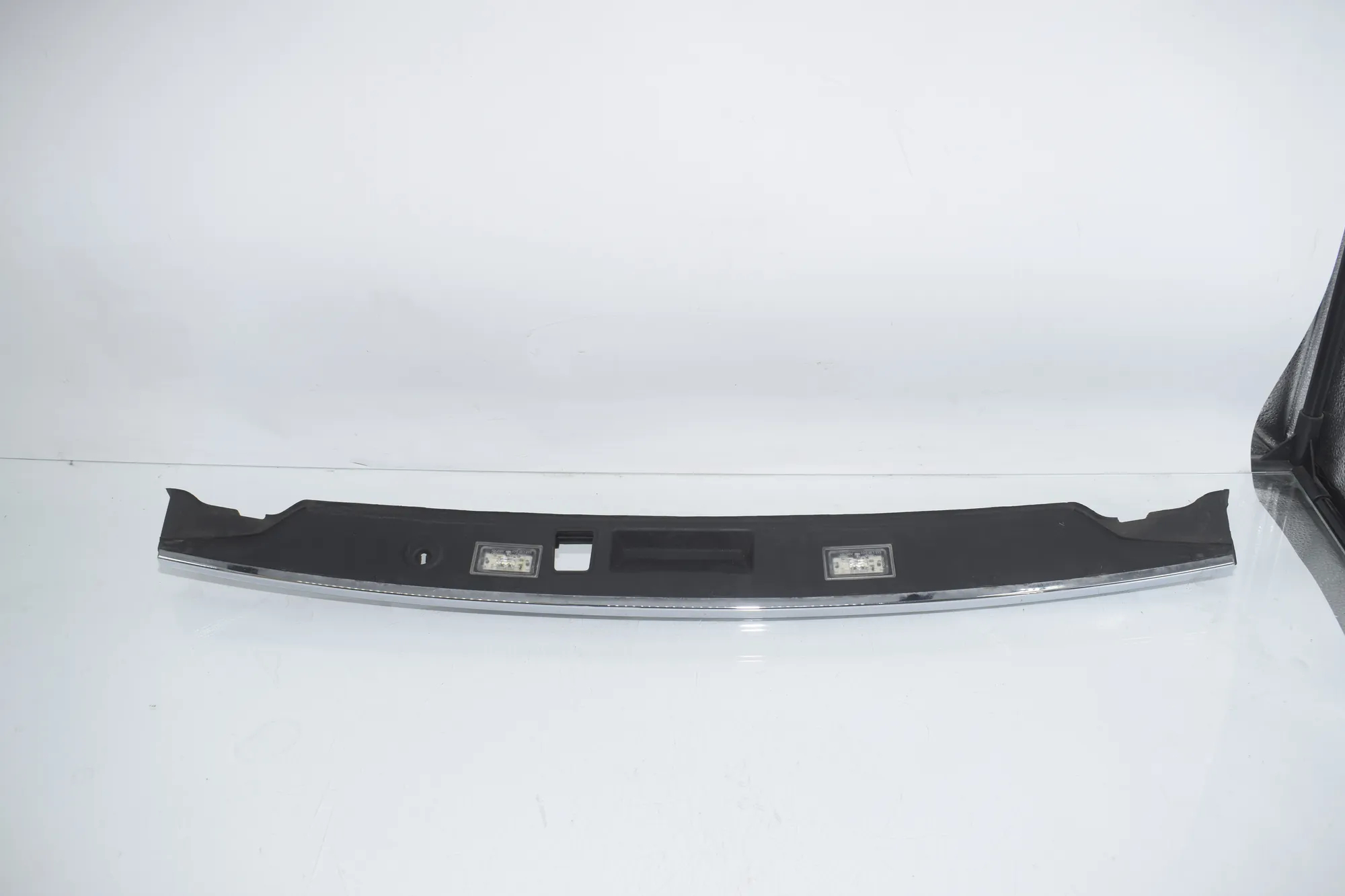 Trim Number Plate Light – OEM 7200035 · BMW 7 (F01, F02) 750 i 2010