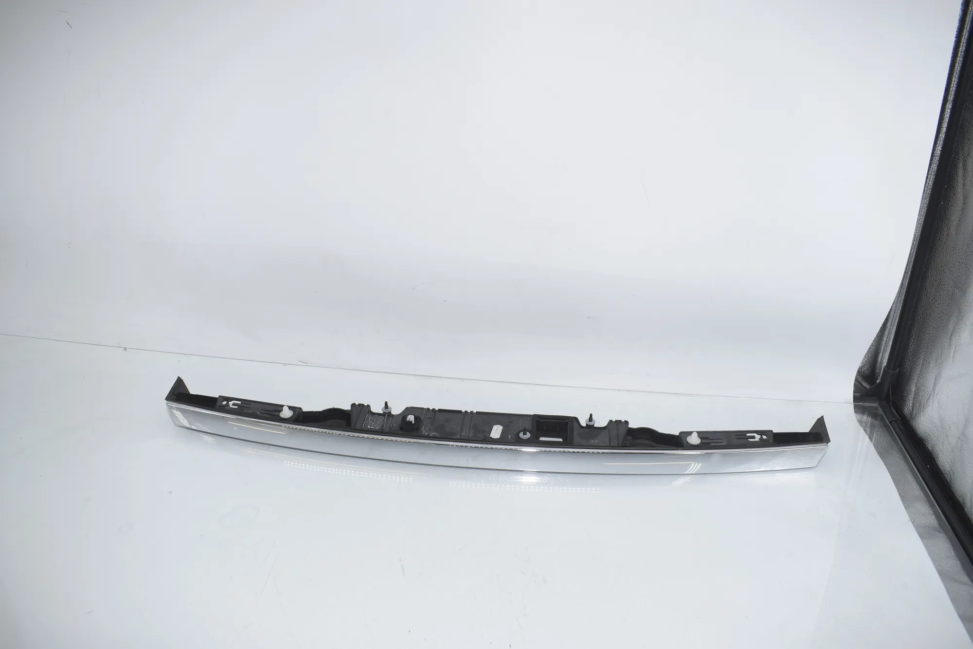 Trim Number Plate Light – OEM 7200035 · BMW 7 (F01, F02) 750 i 2010 – 2