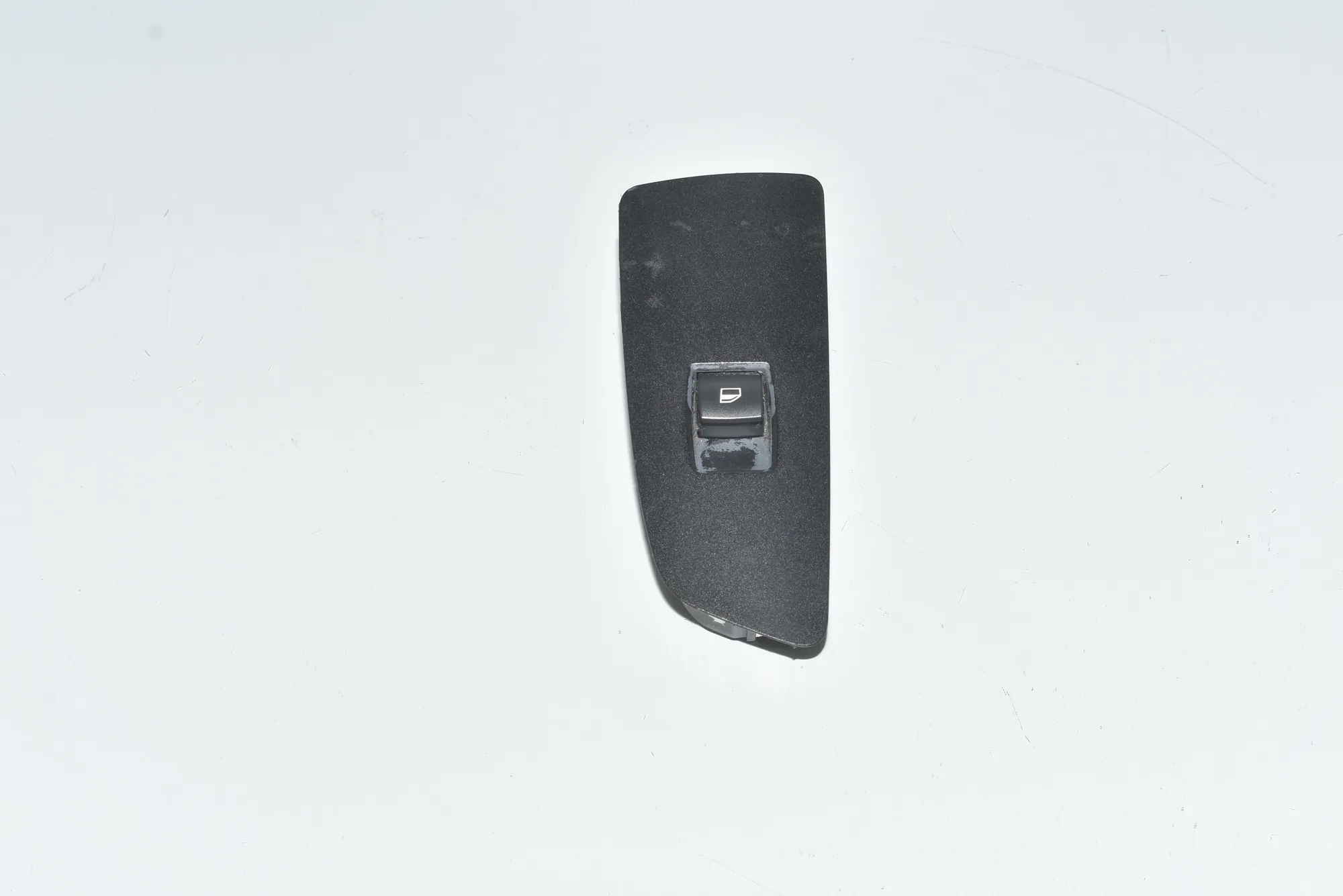 Front Left Door Window Switch – OEM 6970250 · BMW 1 (E87) BMW 1 (E87) 120 d 2005 – 2