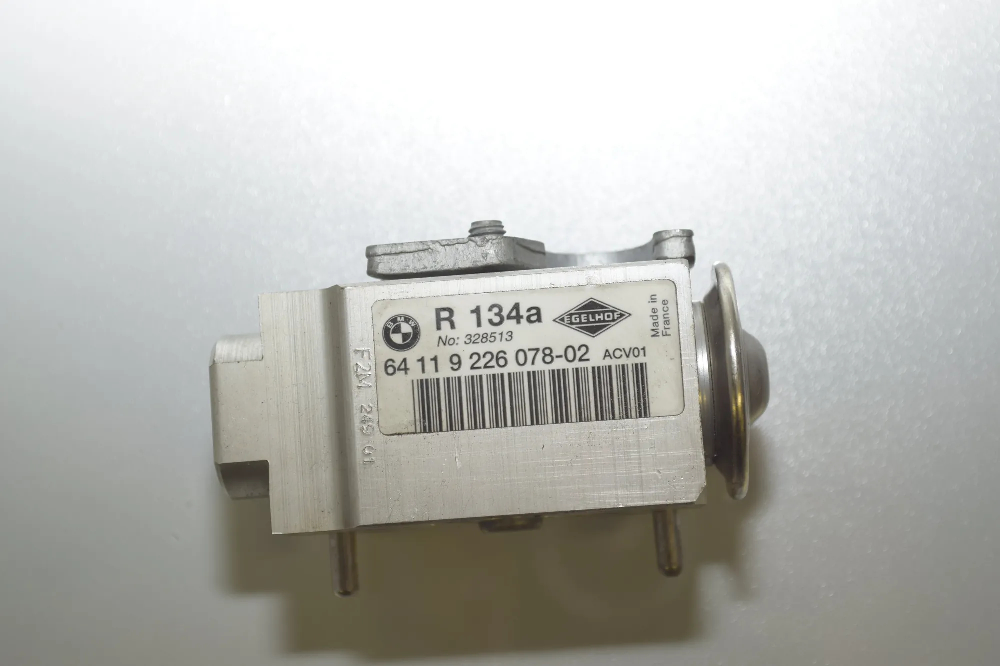 A/C Expansion Tank – OEM 64119226078 · BMW 3 (E90) 325 d 2011 – 5
