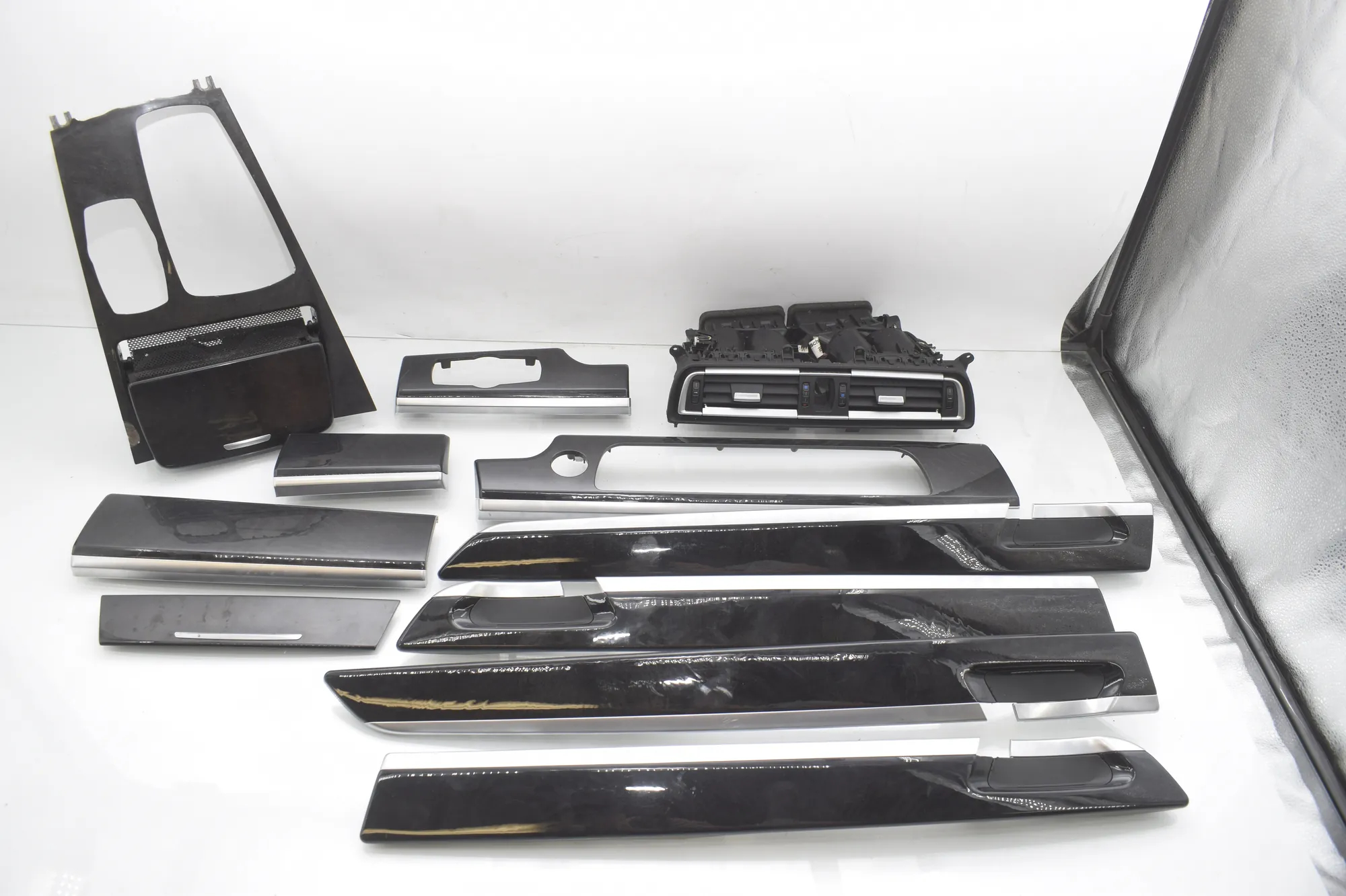 Interior Trim Strips Kit – OEM 9113863 · BMW 7 (F01, F02) 750 i 2010 – 6