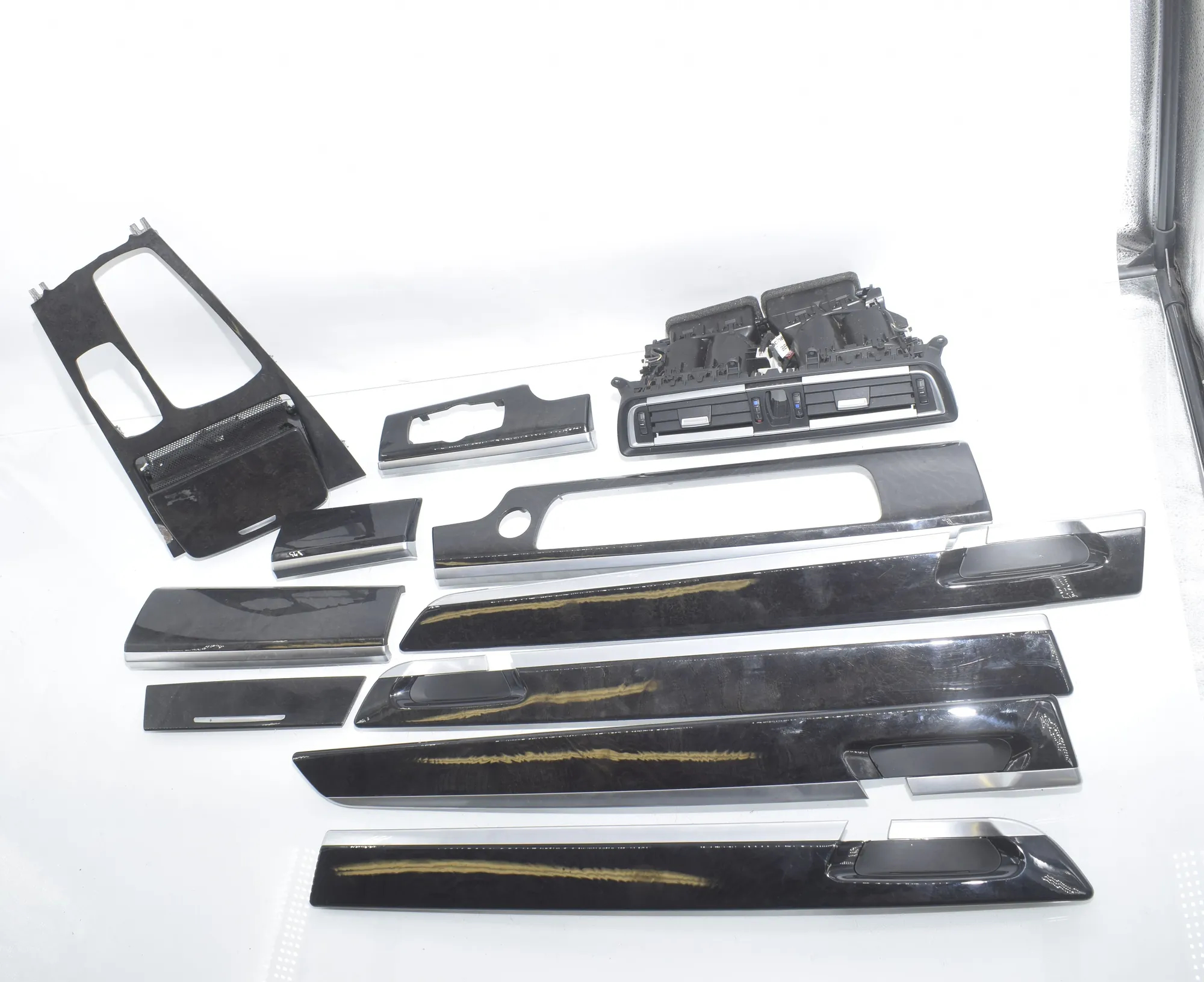 Interior Trim Strips Kit – OEM 9113863 · BMW 7 (F01, F02) 750 i 2010