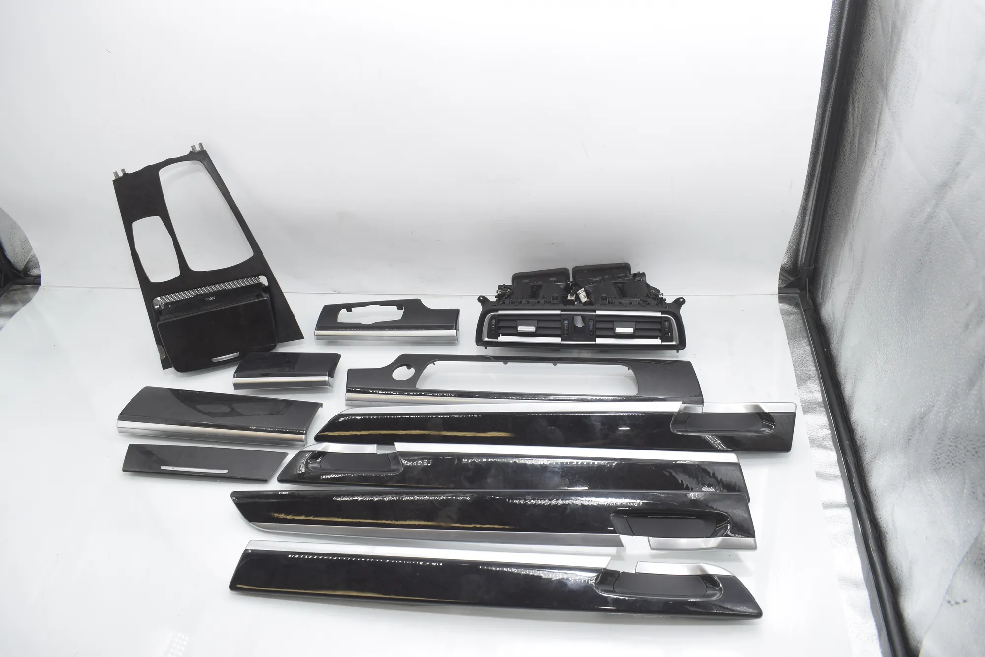 Interior Trim Strips Kit – OEM 9113863 · BMW 7 (F01, F02) 750 i 2010 – 5