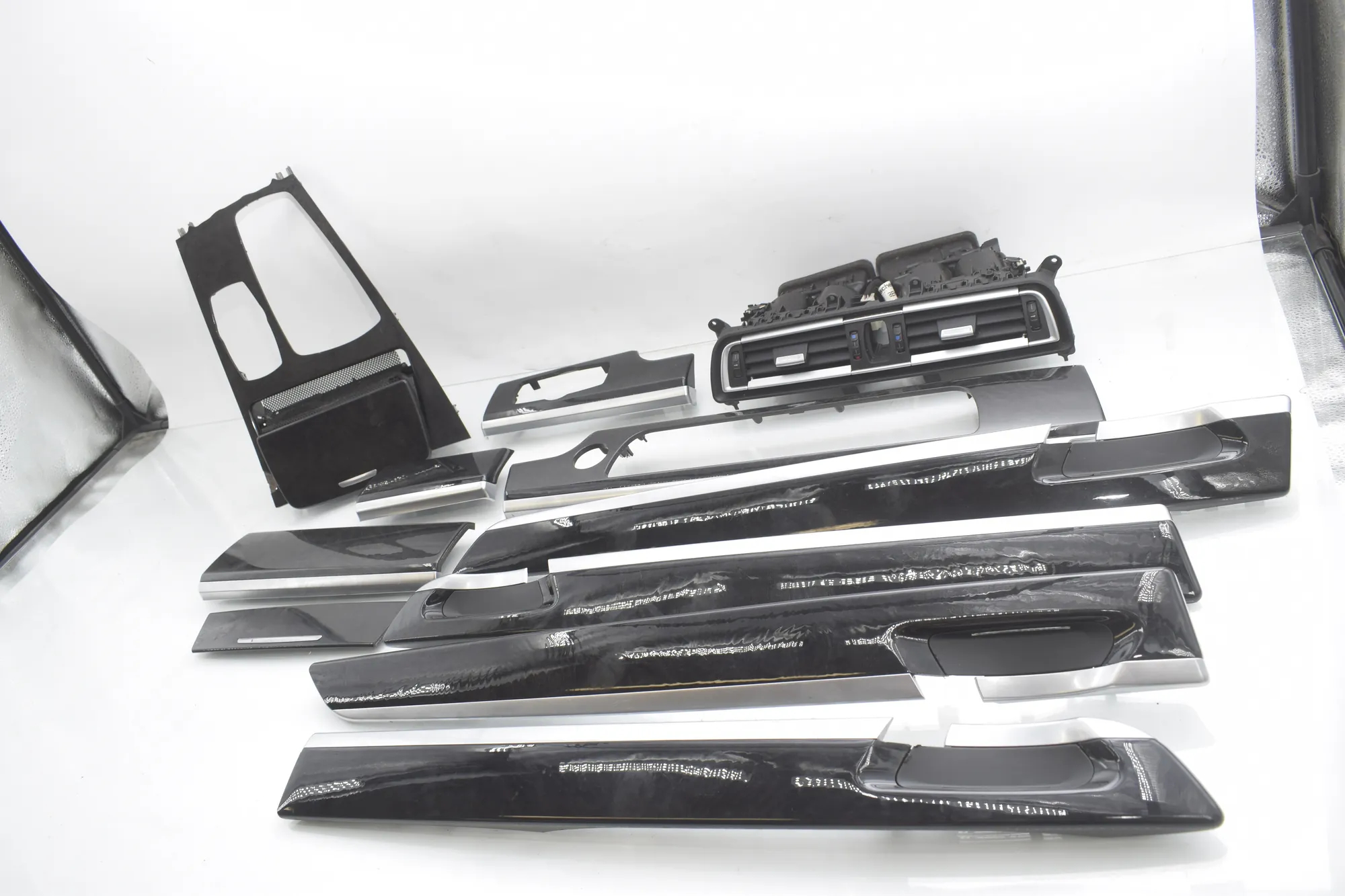 Interior Trim Strips Kit – OEM 9113863 · BMW 7 (F01, F02) 750 i 2010 – 7