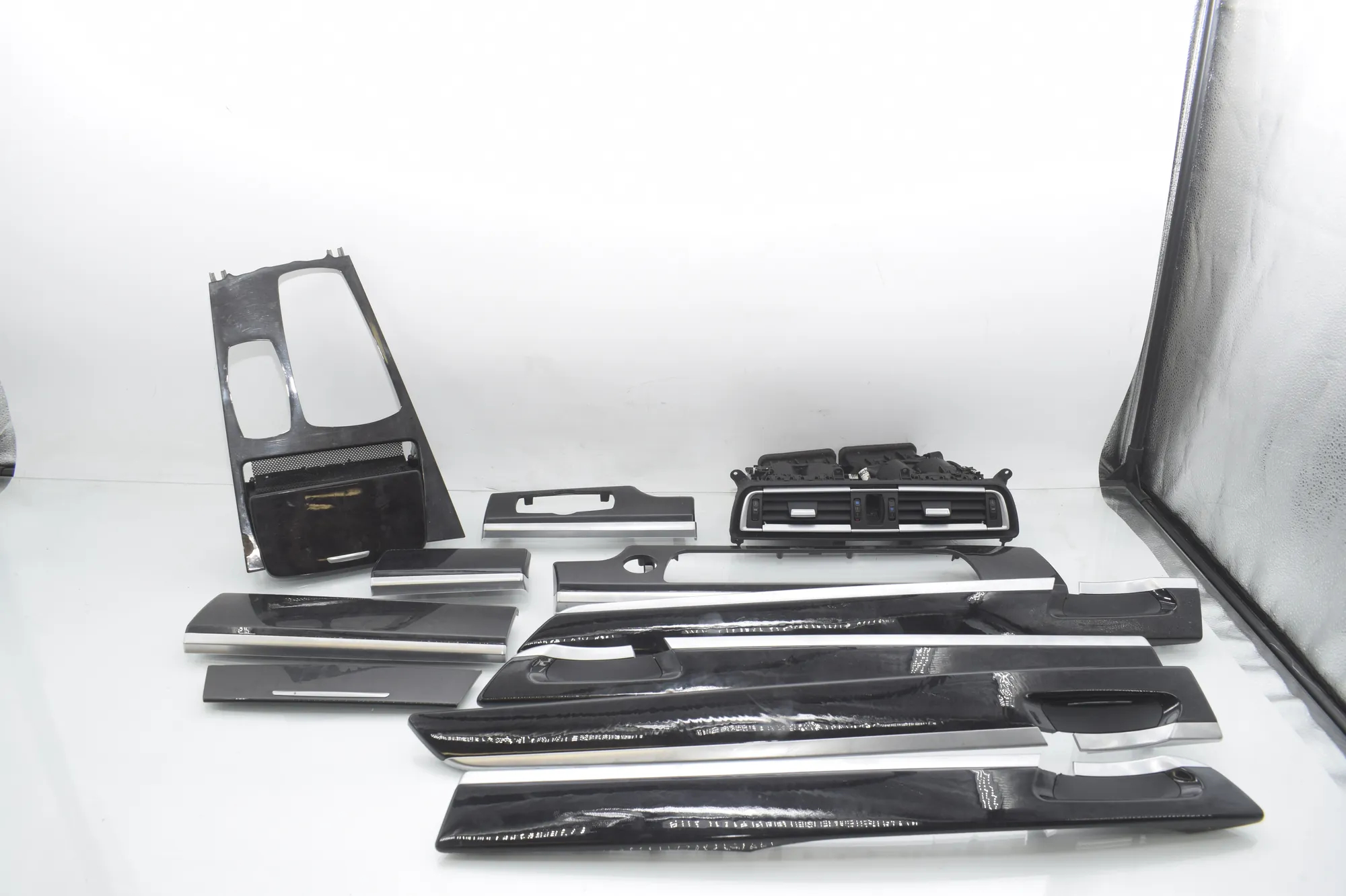 Interior Trim Strips Kit – OEM 9113863 · BMW 7 (F01, F02) 750 i 2010 – 4