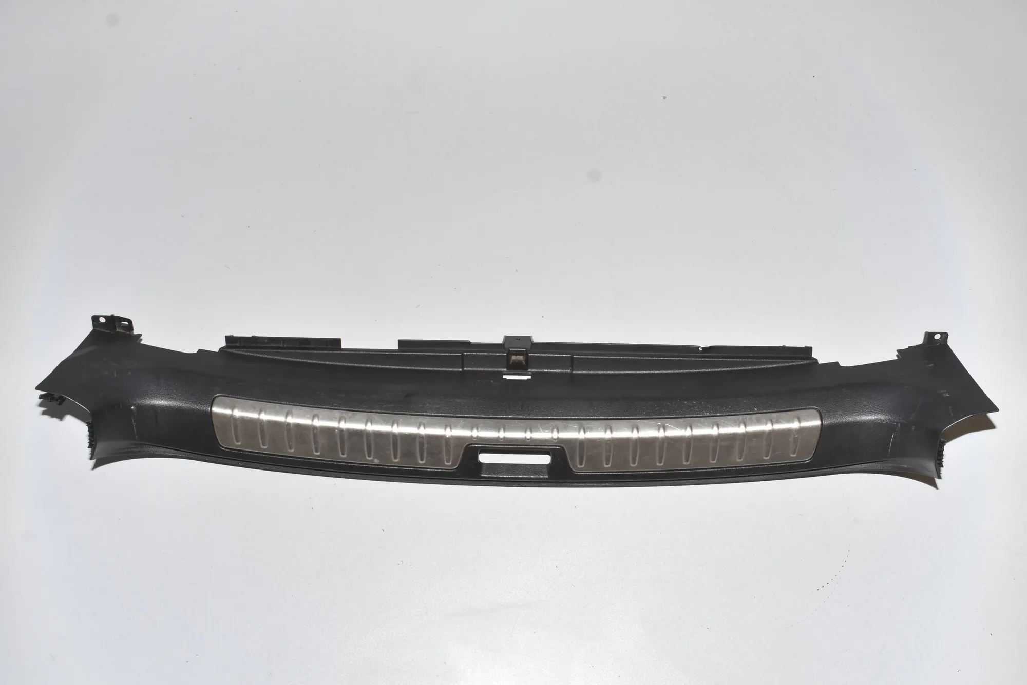 Trunk Boot Lock Trim – OEM 9168536 · BMW X6 (E71, E72) xDrive 40 d 2010