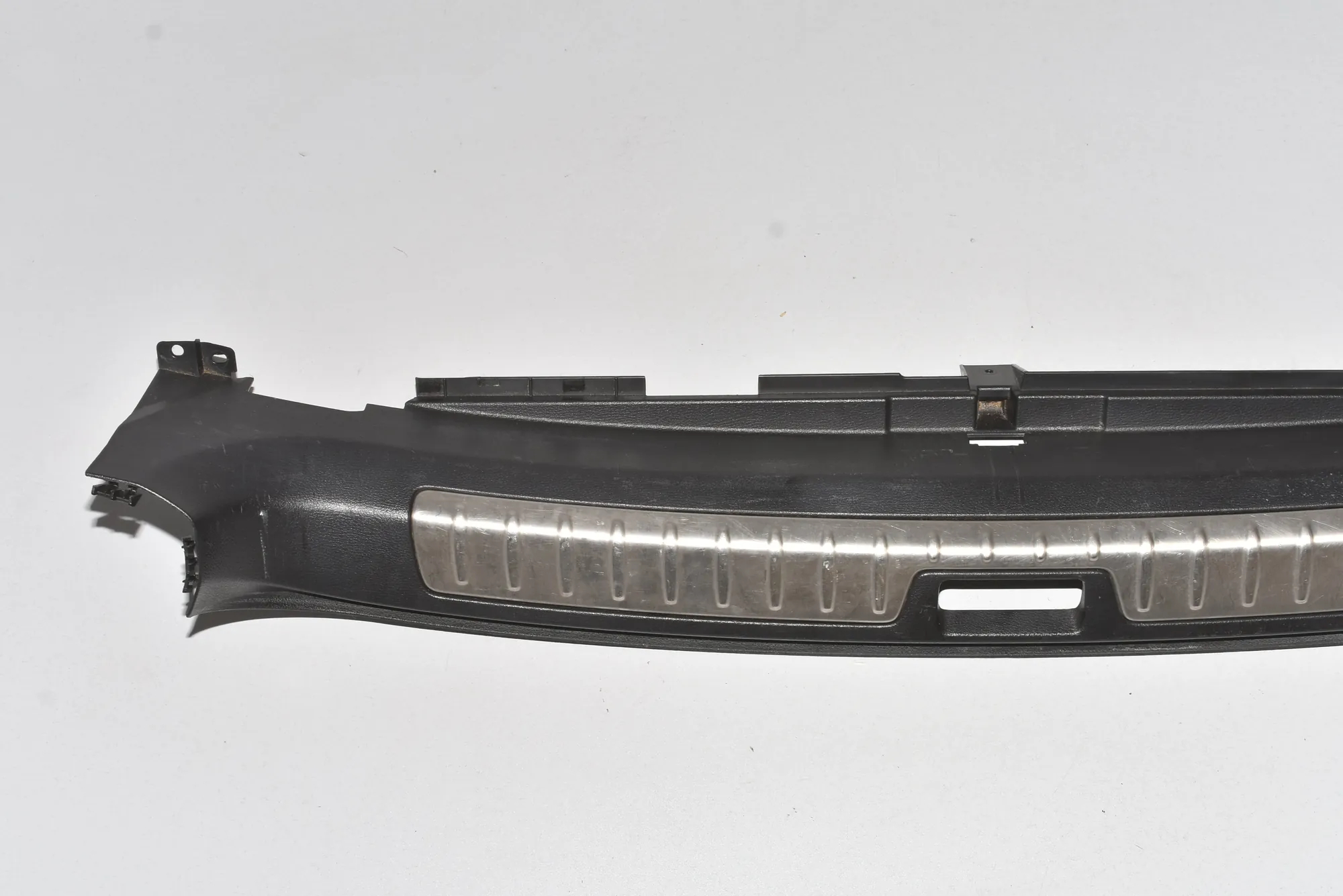 Trunk Boot Lock Trim – OEM 9168536 · BMW X6 (E71, E72) xDrive 40 d 2010 – 3
