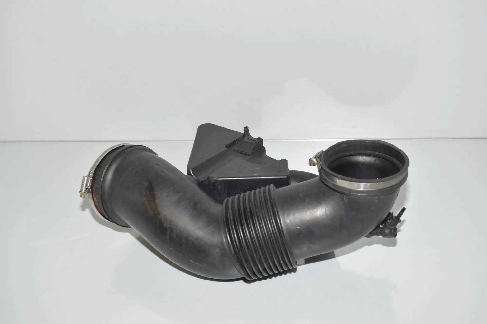 Intake Resonator – OEM 7523726 · BMW X5 (E53) BMW X5 (E53) 4.4 i 2000 – 3